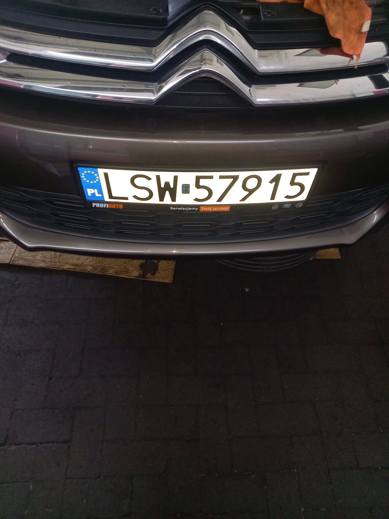 Numer rejestracyjny LSW 57915 posiada CITROEN C4 AIRCROSS - LSW57915