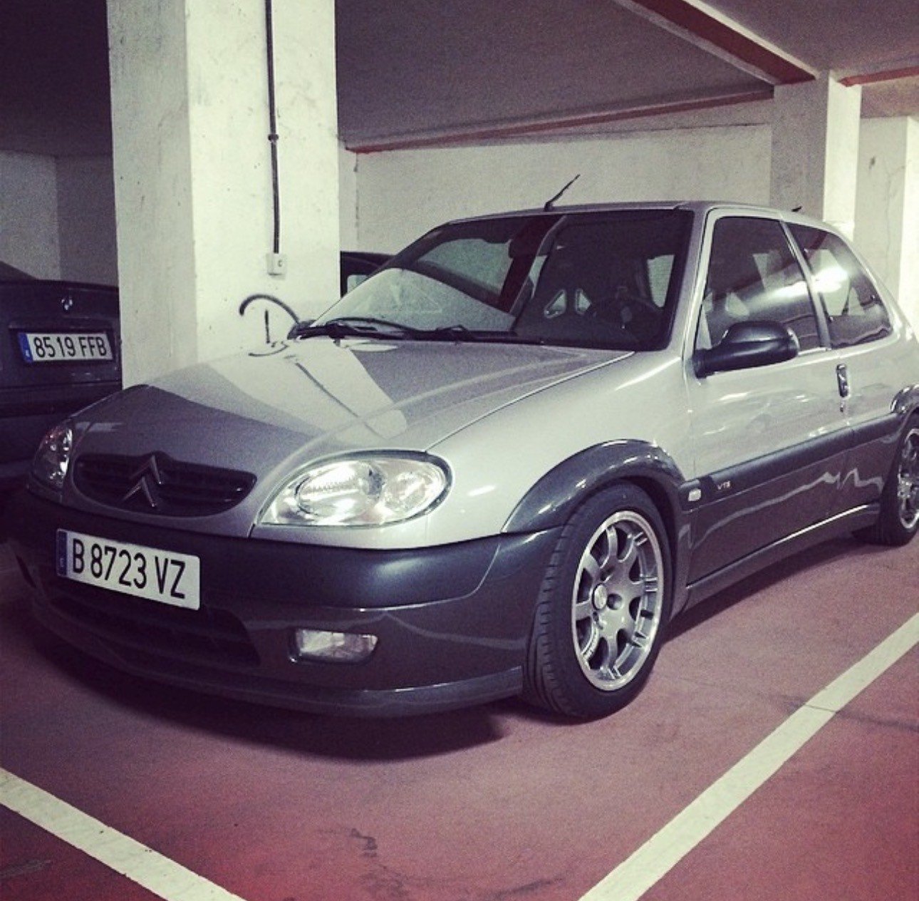Numer rejestracyjny B8723VZ posiada CITROEN SAXO
