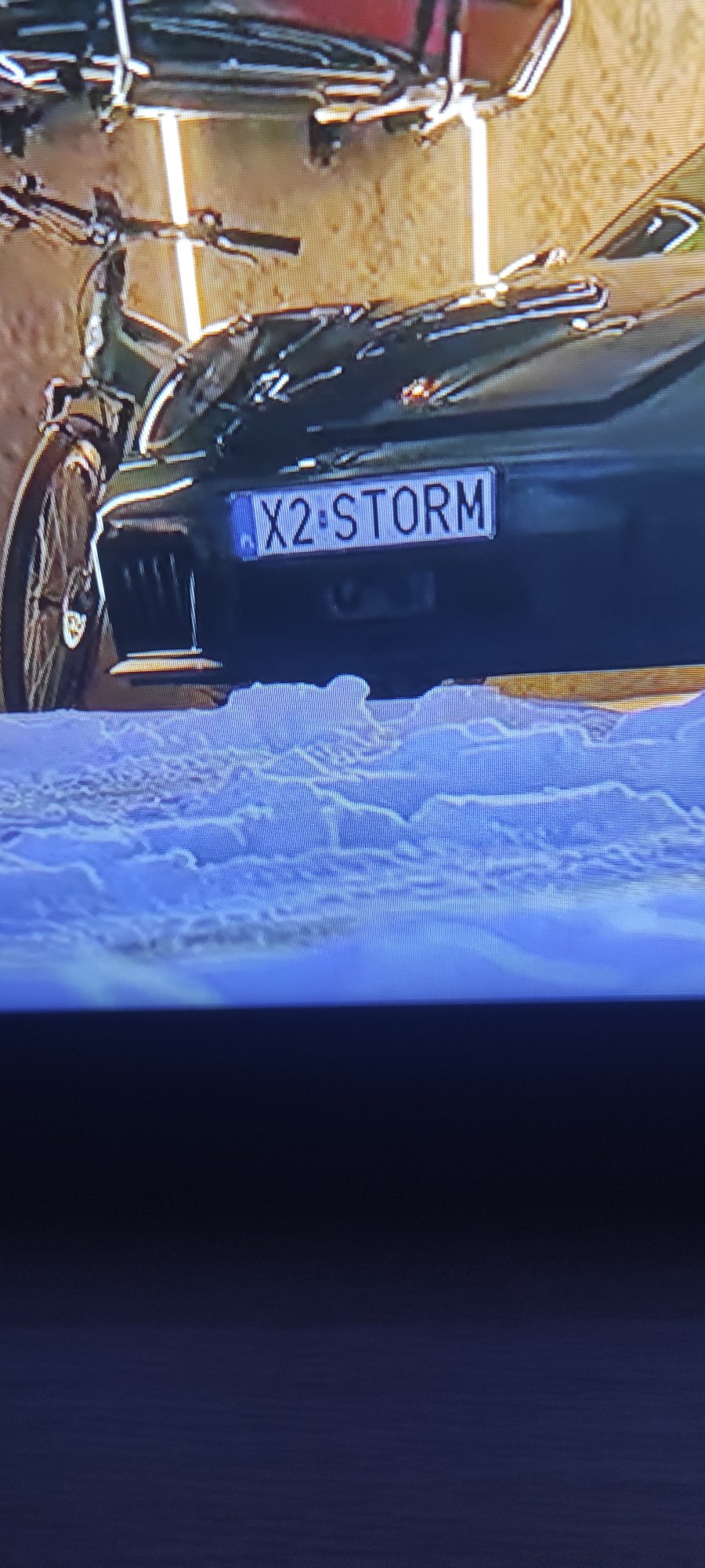 Numer rejestracyjny X2STORM posiada  