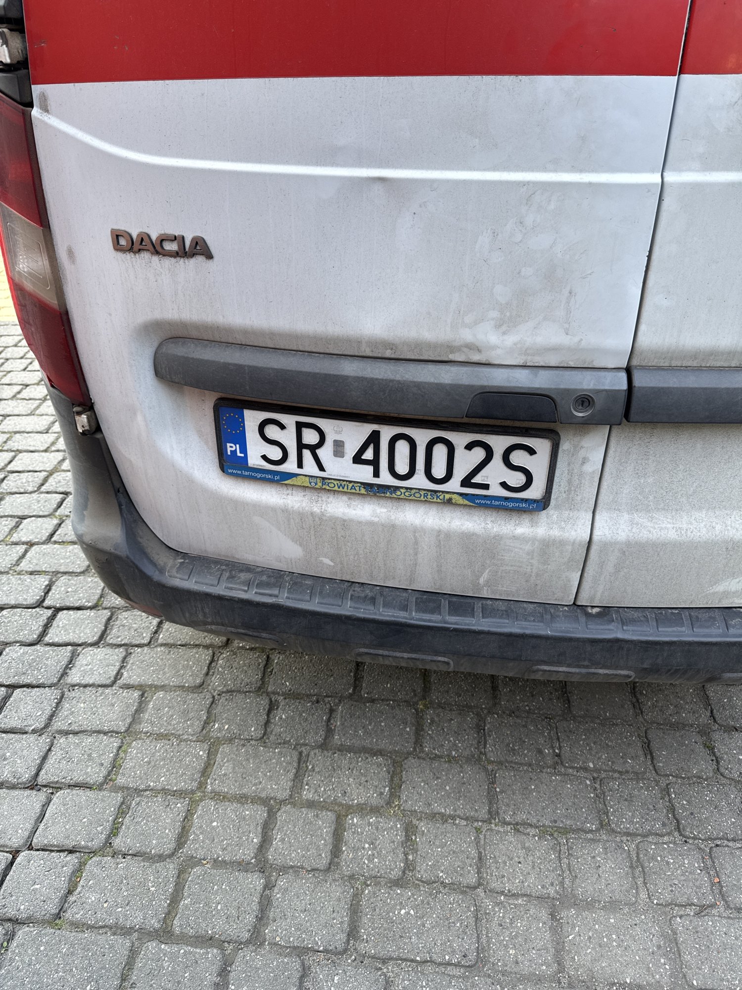 Il numero di registrazione SR 4002S ha DACIA Dokker 1.5 dCi MR`12 E5 2.0t Confort - SR4002S