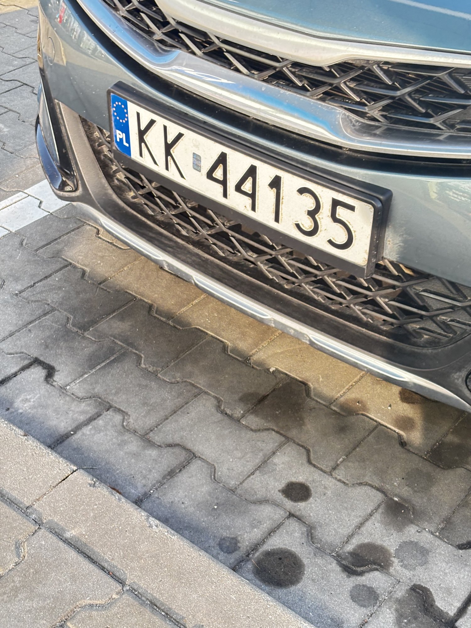 Numer rejestracyjny KK 44135 posiada KIA XCEED - KK44135