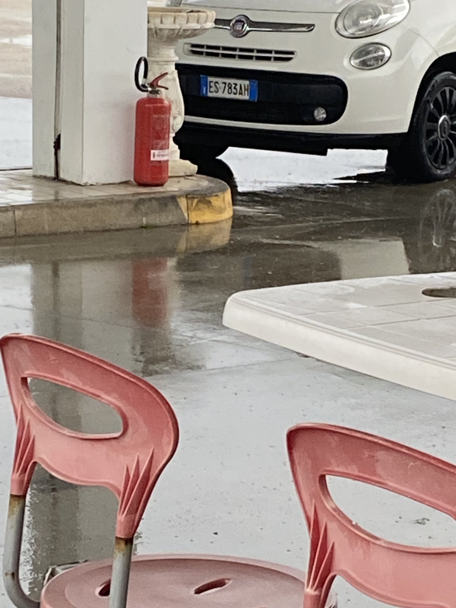 Numer rejestracyjny ES783AH posiada FIAT 500L