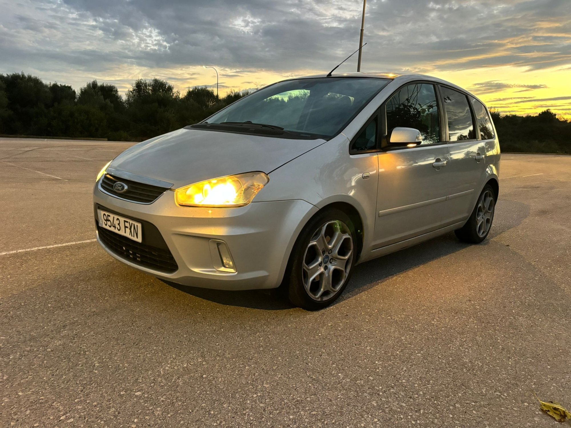 Numer rejestracyjny 9543FXN posiada FORD FOCUS C-MAX Numer rejestracyjny 9543FXN posiada FORD FOCUS C-MAX