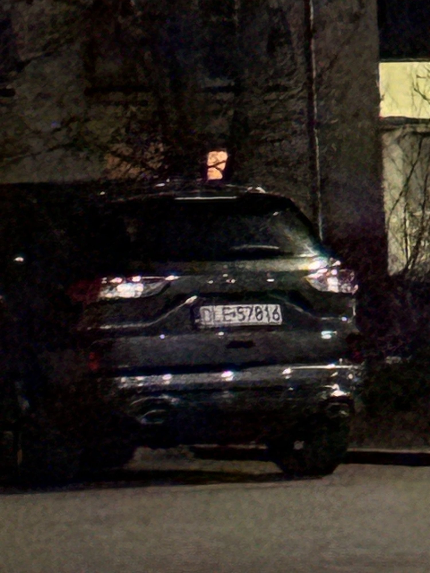 Numer rejestracyjny DE5786 posiada  