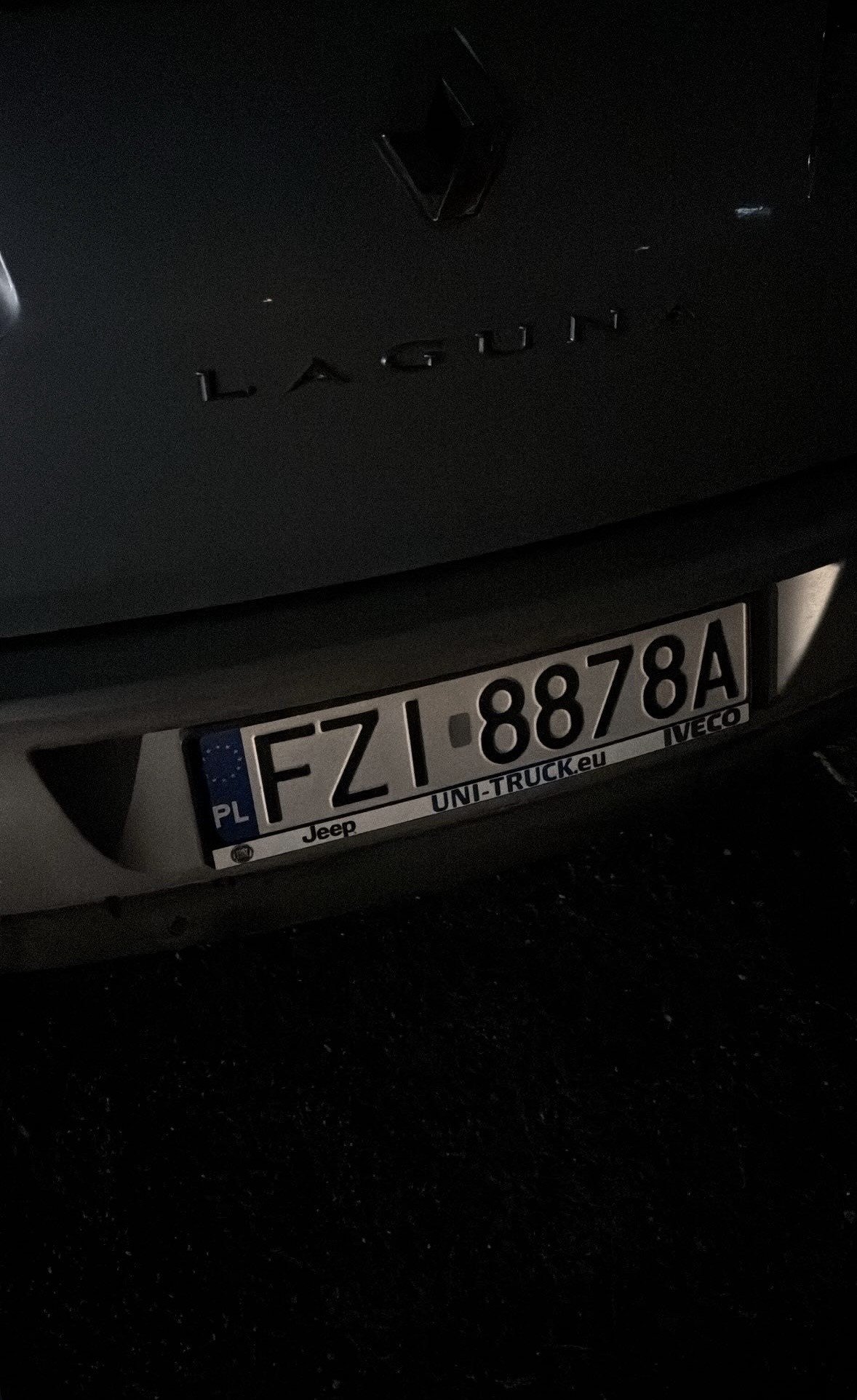 Numer rejestracyjny FZI 8878A posiada RENAULT Laguna III 1.6 MR`07 E4 - FZI8878A