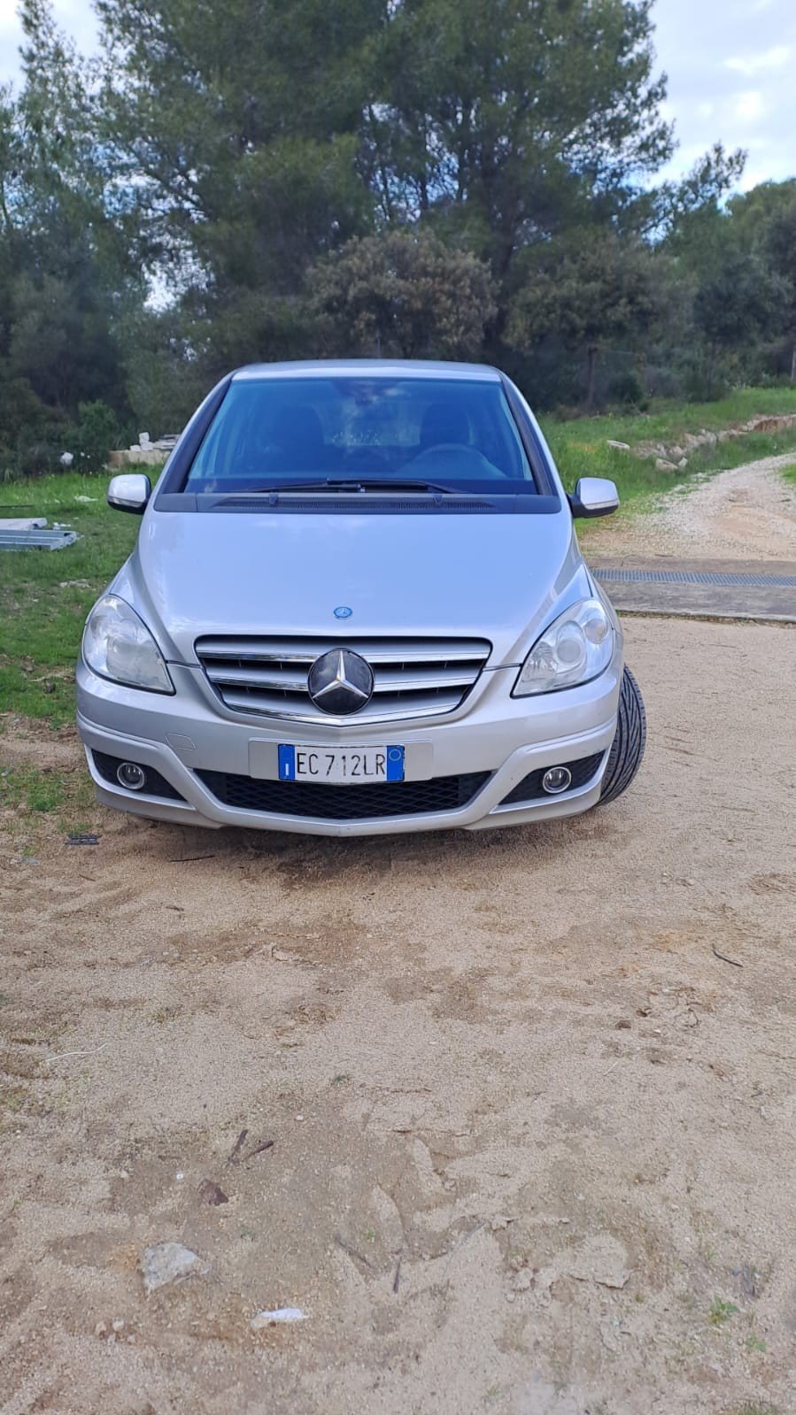 Numer rejestracyjny EC712LR posiada MERCEDES Classe B