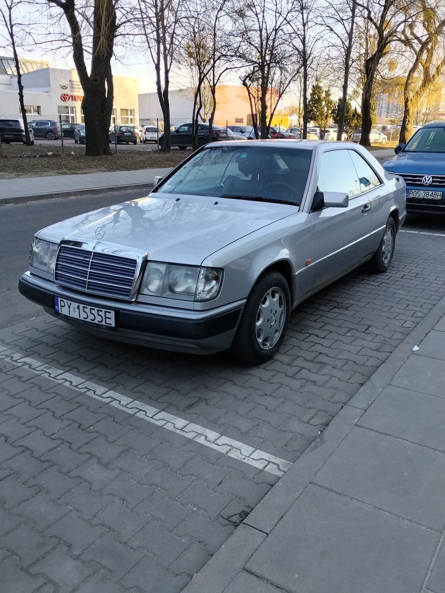 Numer rejestracyjny PY 1555E posiada MERCEDES-BENZ 300 - PY1555E