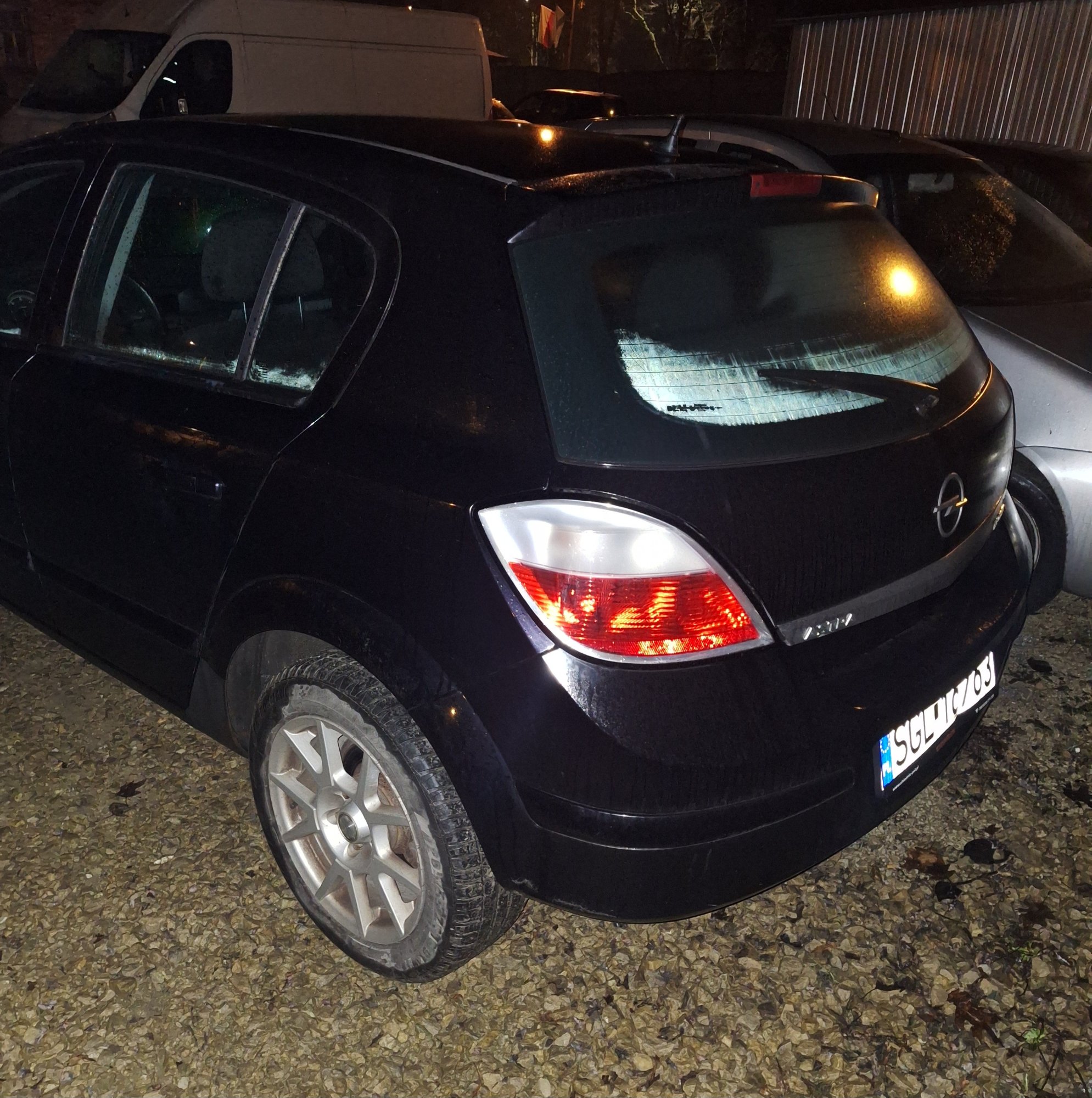 Numer rejestracyjny SGL 16783 posiada MERCEDES-BENZ 817 E1 7.5t 817 - SGL16783