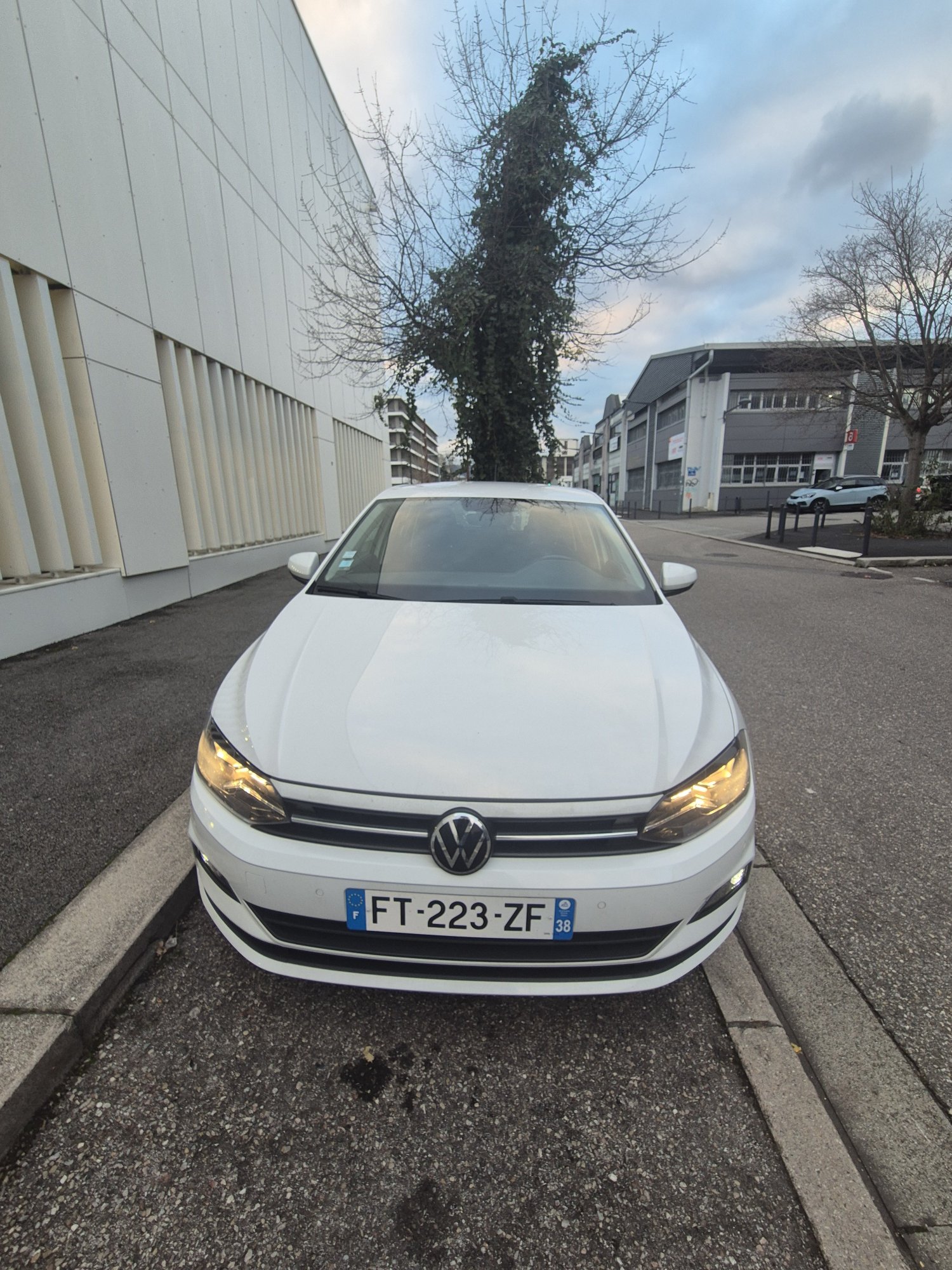 Numer rejestracyjny FT223ZF posiada VOLKSWAGEN POLO VI