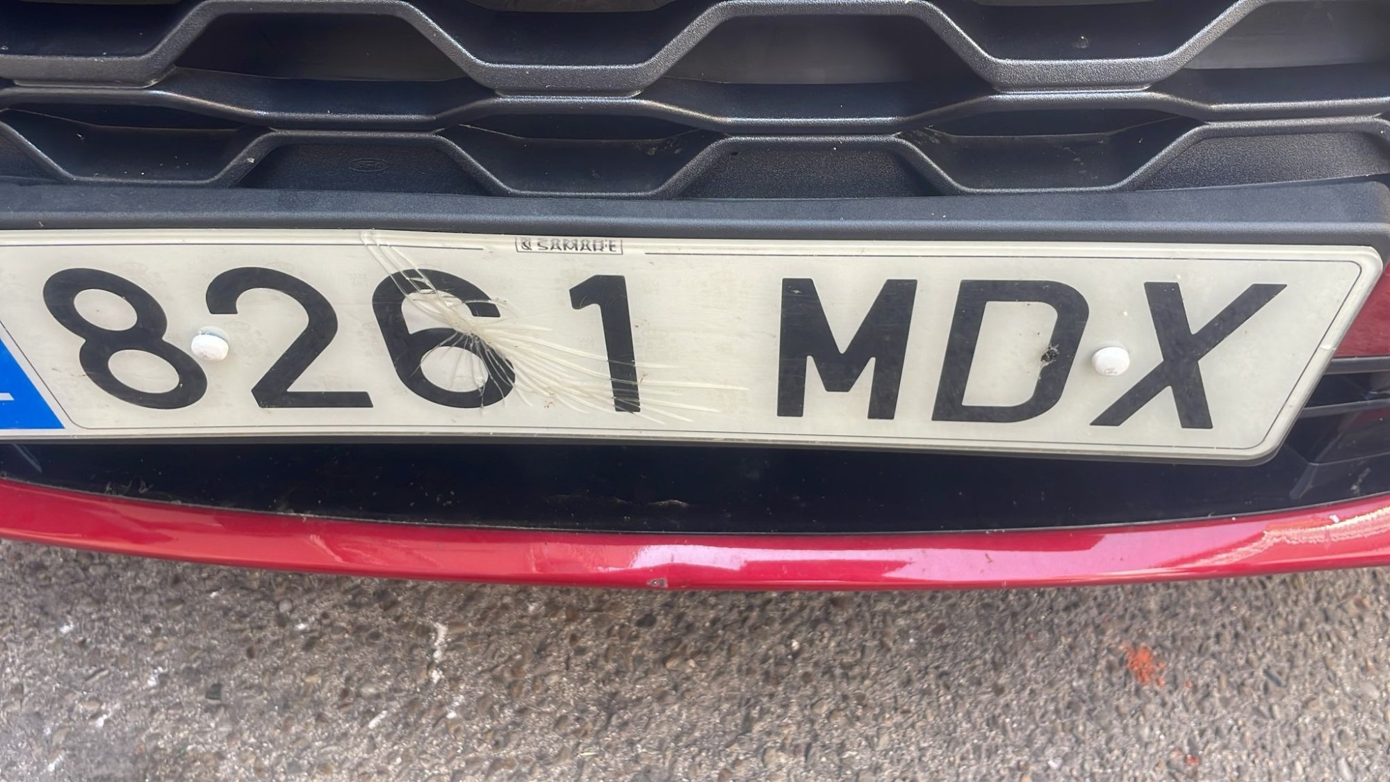 Numer rejestracyjny 8261MDX posiada FORD KUGA