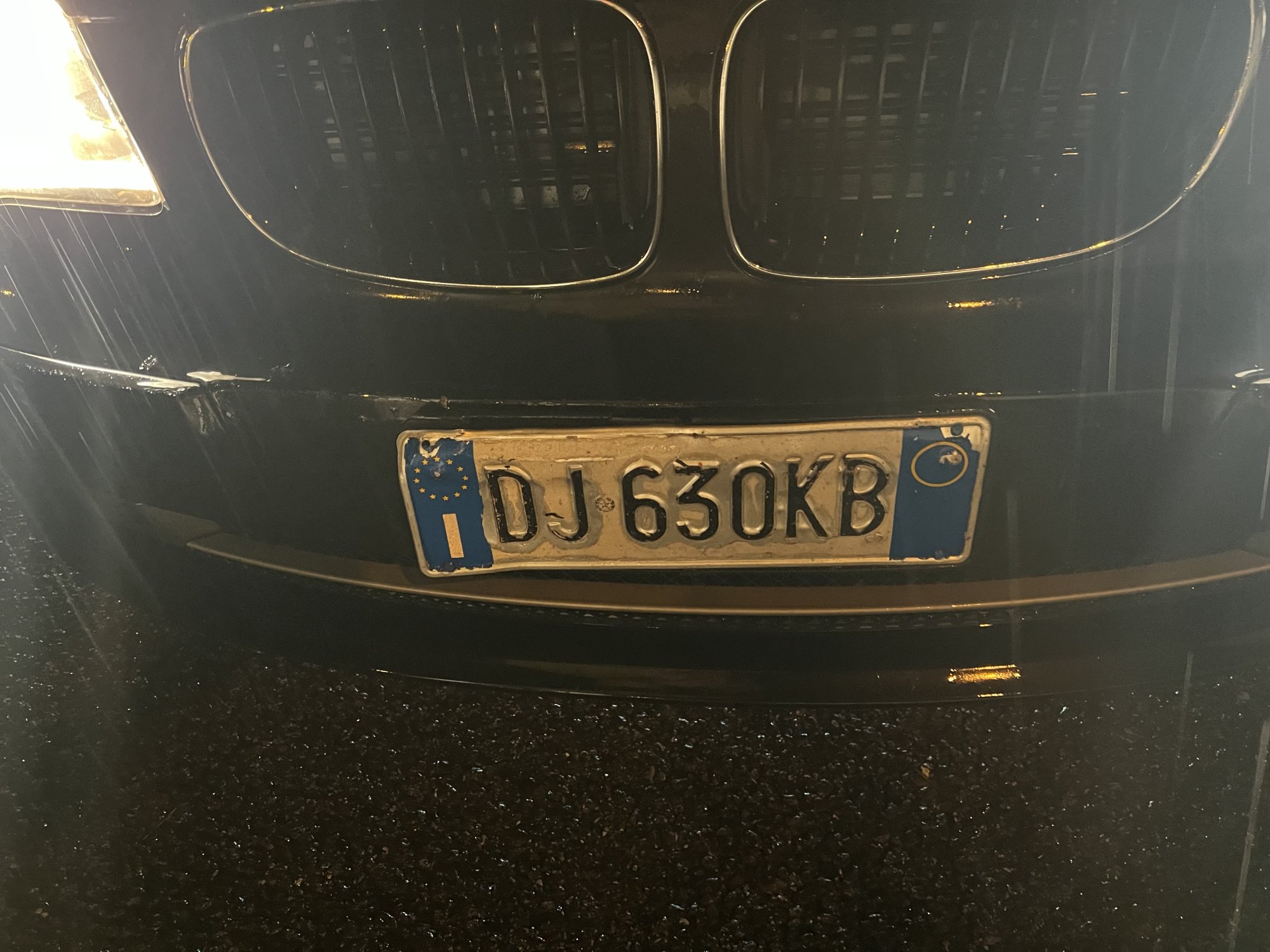 Numer rejestracyjny DJ630KB posiada BMW Serie 1