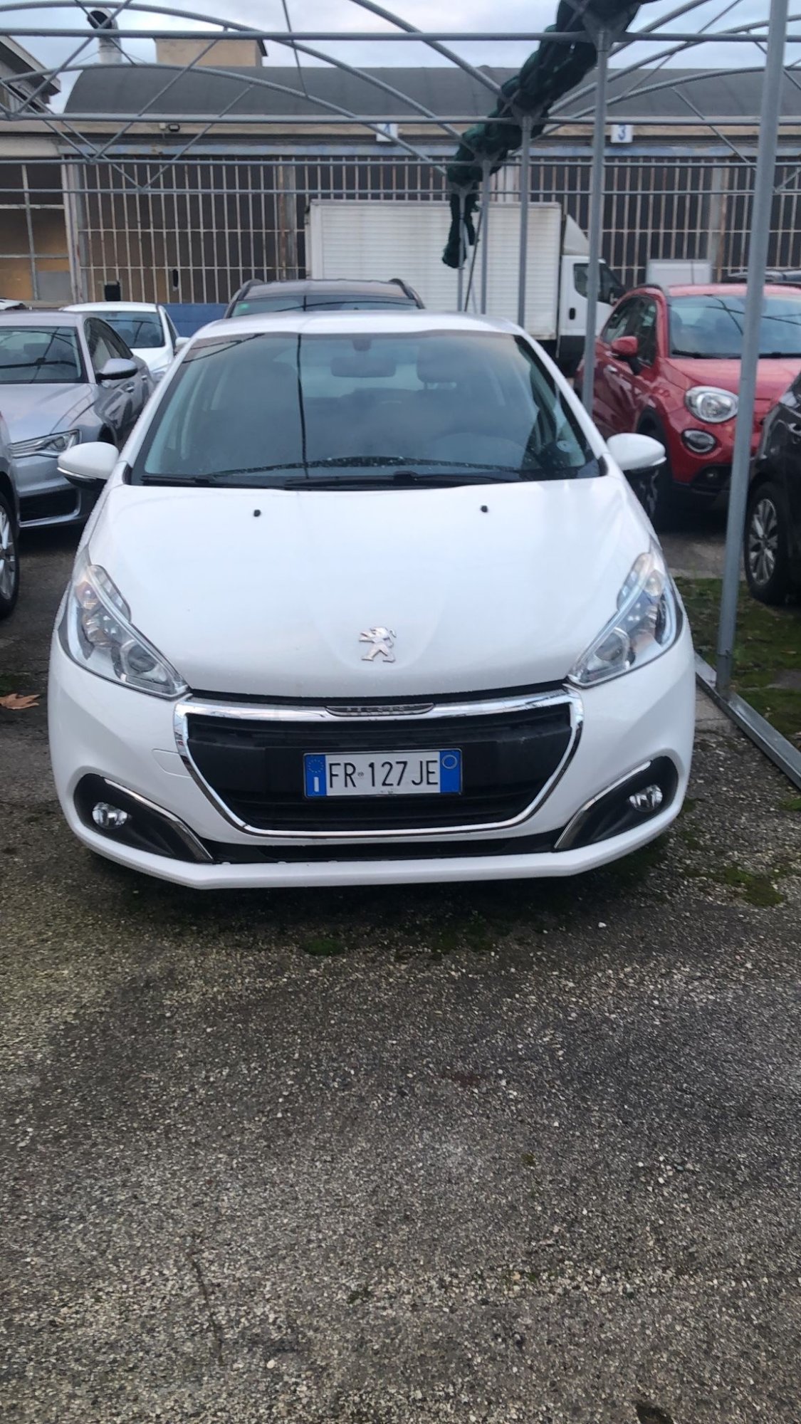 Numer rejestracyjny FR127JE posiada PEUGEOT 208 1o serie