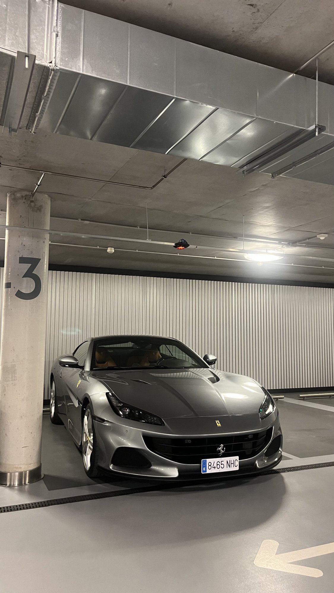 Numer rejestracyjny 8465NHC posiada FERRARI PORTOFINO