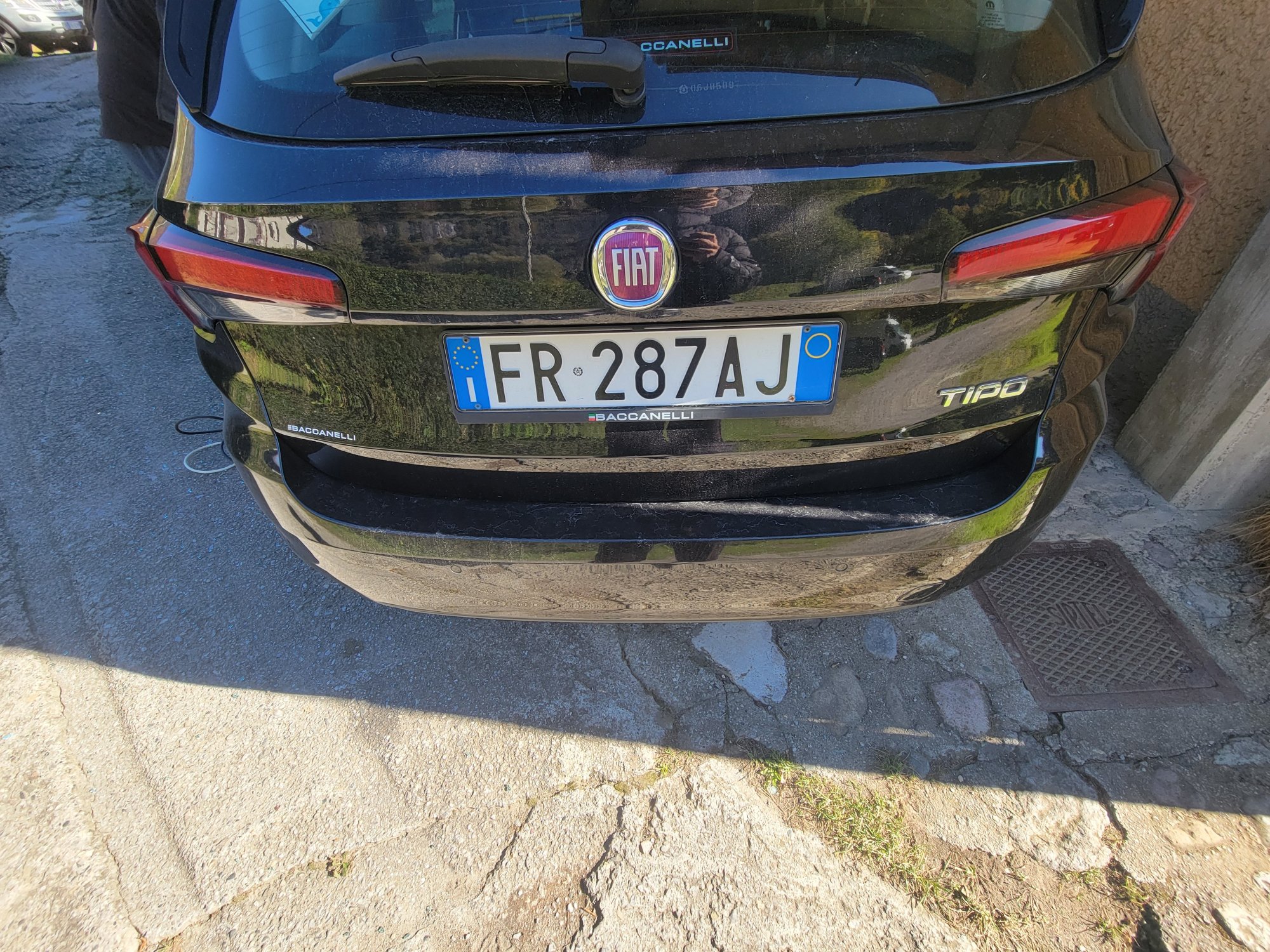 Numer rejestracyjny FR287AJ posiada FIAT Tipo