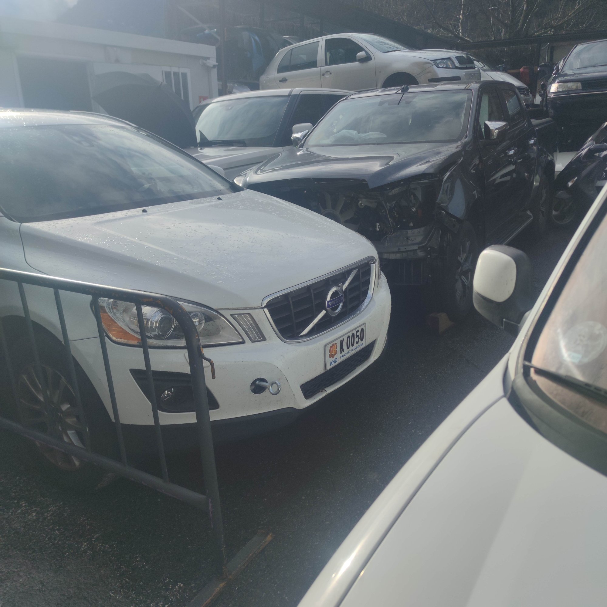 Numer rejestracyjny K0050 posiada Volvo 