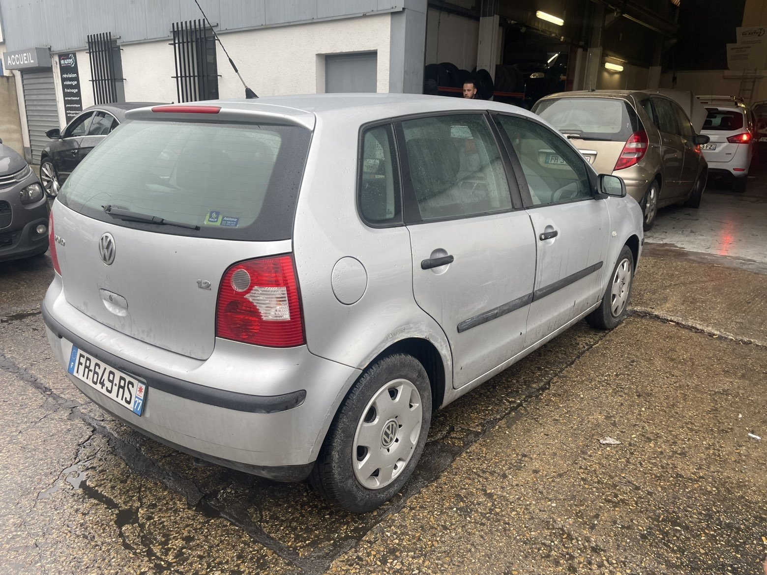 Numer rejestracyjny FR649RS posiada VOLKSWAGEN POLO