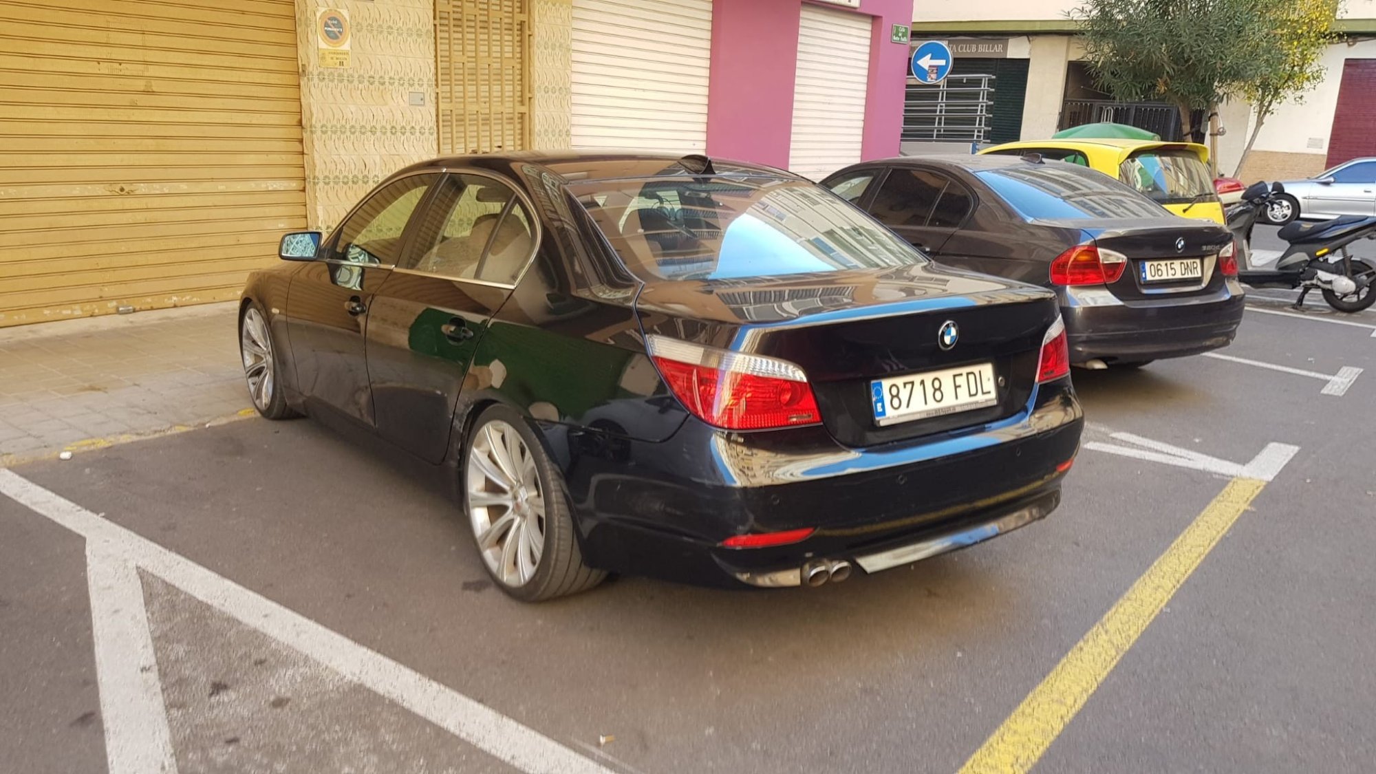 Numer rejestracyjny 8718FDL posiada BMW SERIE 7