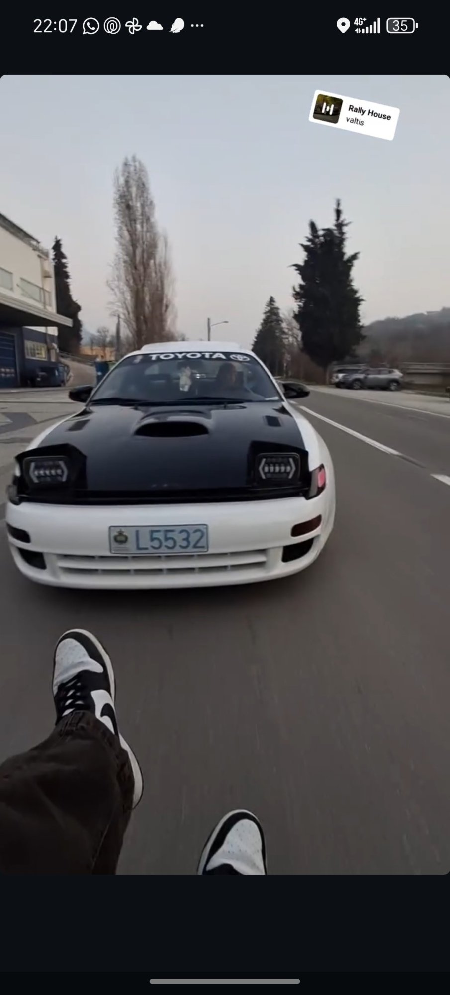 Numer rejestracyjny L5532 posiada Toyota 