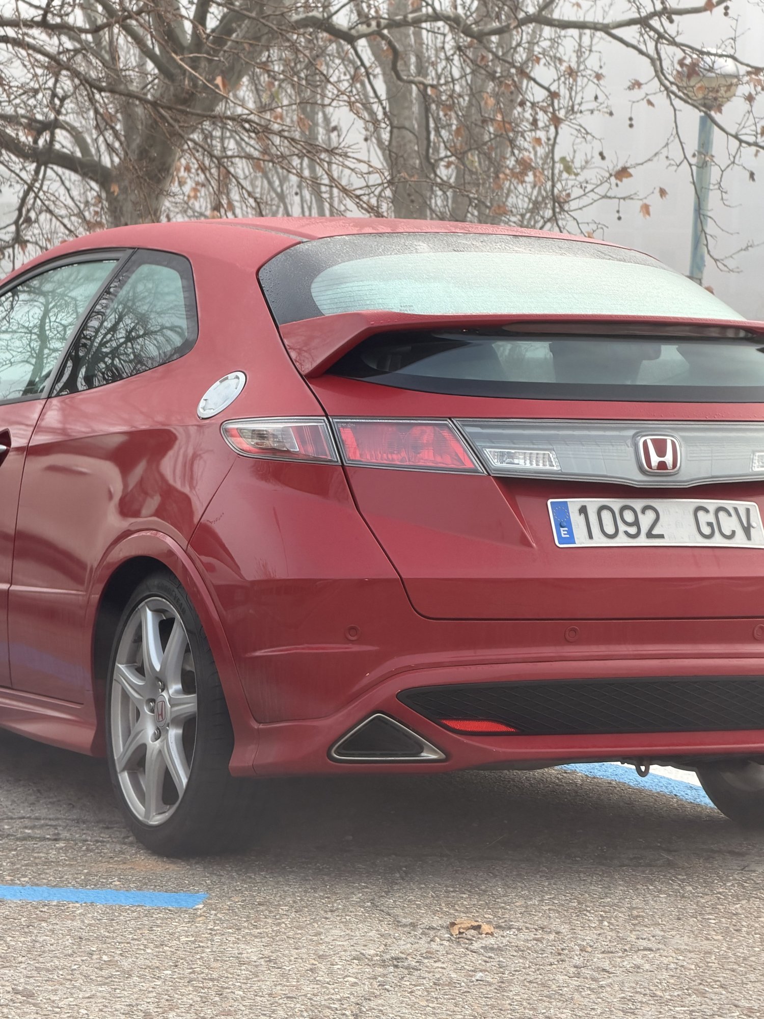 Numer rejestracyjny 1092GCV posiada HONDA CIVIC