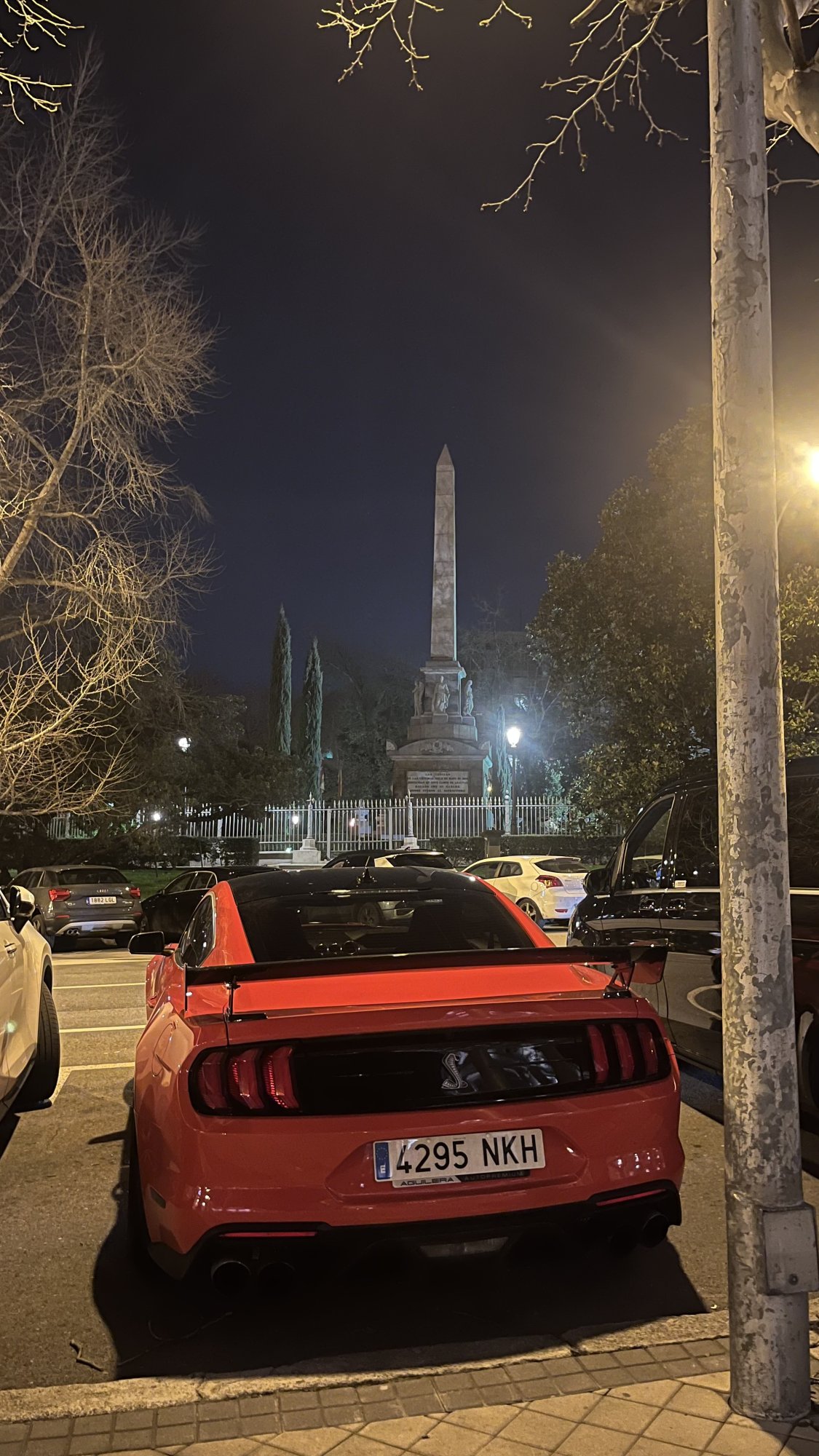 Numer rejestracyjny 4295NKH posiada FORD MUSTANG