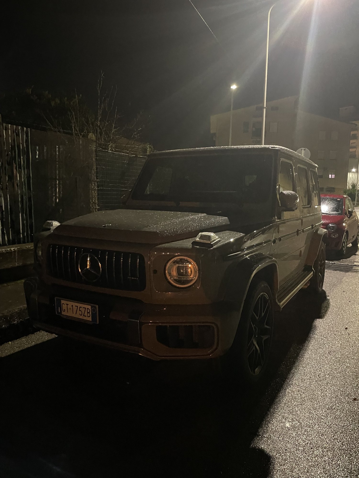 Numer rejestracyjny GT175ZB posiada MERCEDES Classe G