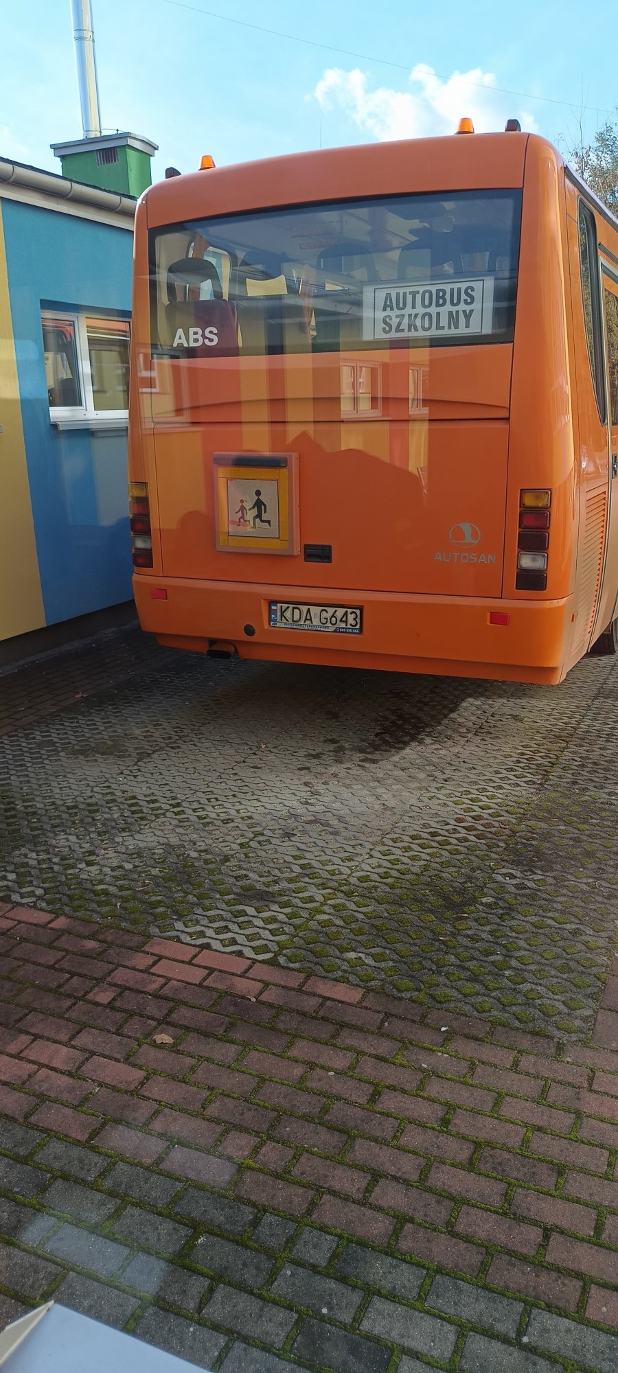 Numer rejestracyjny KDA G643 posiada AUTOSAN A0909L - KDAG643