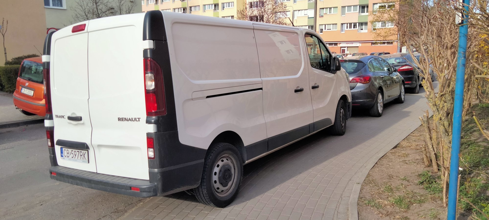 Mistrz parkowania w pojeździe o numerach CB597RK