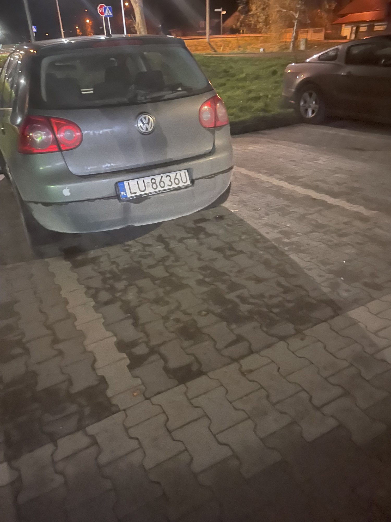 Numer rejestracyjny LU 8636U posiada VOLKSWAGEN Golf V 1.4 MR`03 E4 Comfortline - LU8636U