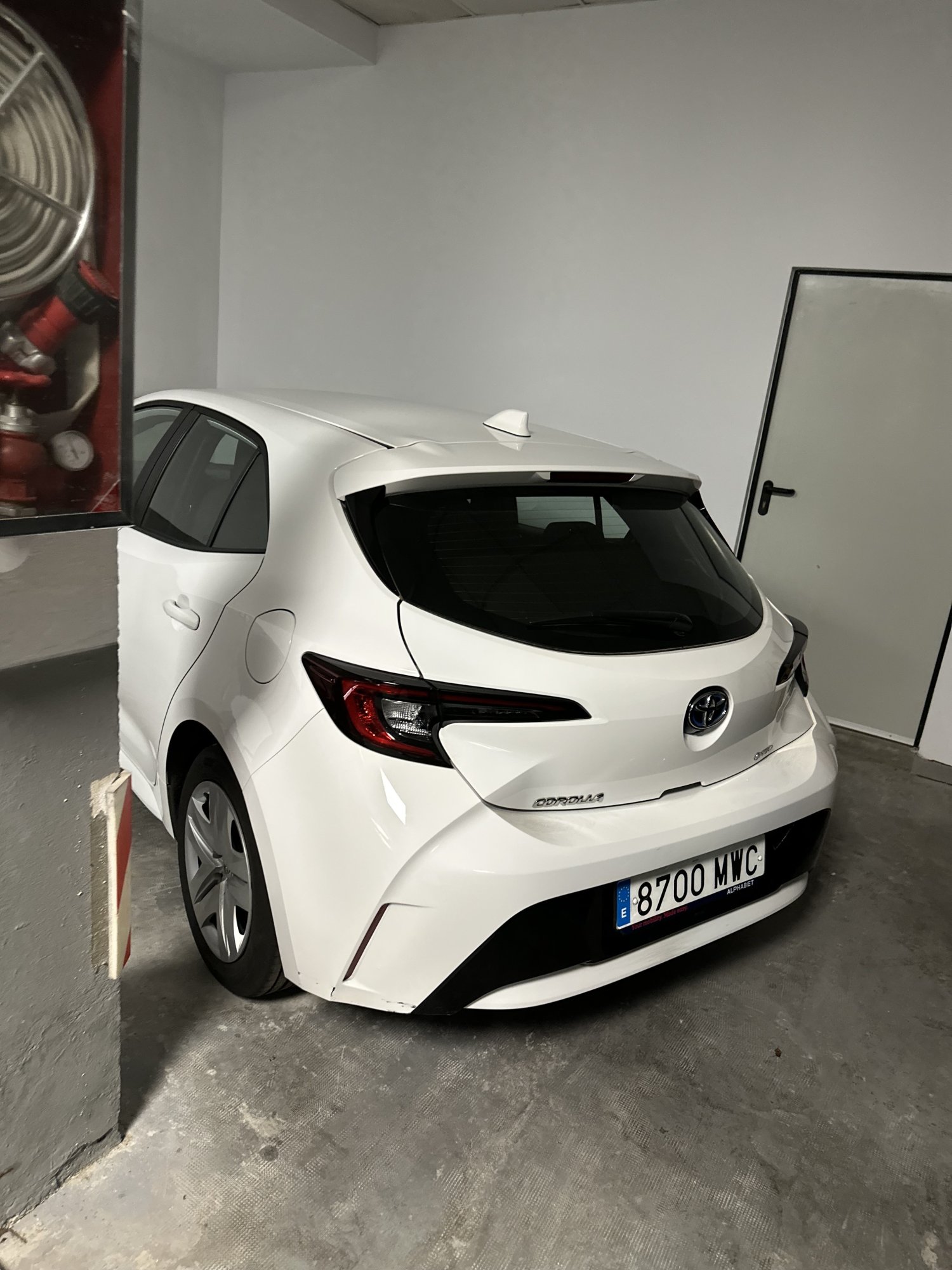 Numer rejestracyjny 8700MWC posiada TOYOTA COROLLA CROSS