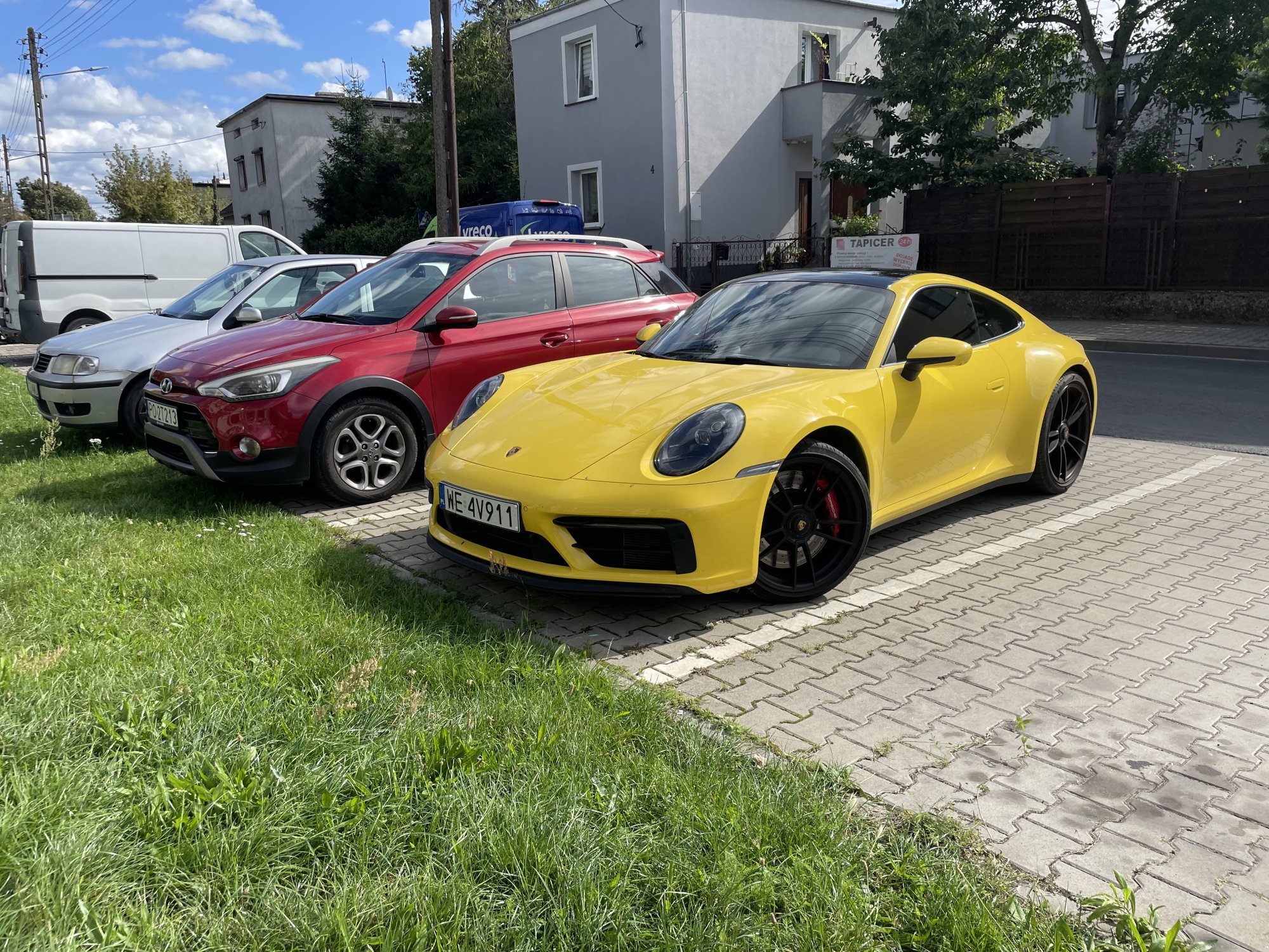 Numer rejestracyjny WE 4V911 posiada PORSCHE 911 Carrera (992) MR`19 E6d GTS 4 - WE4V911