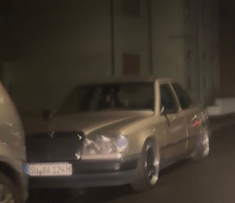 Numer rejestracyjny SUAA124H posiada Mercedes-Benz 