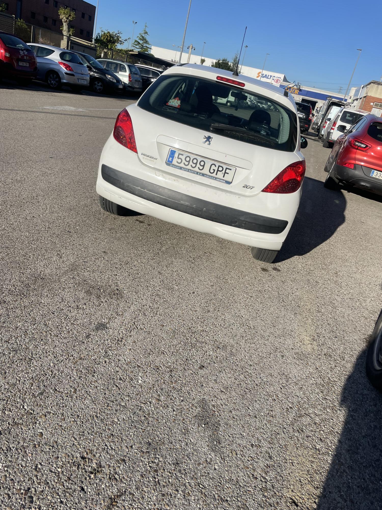 Le numéro d’enregistrement 5999GPF a PEUGEOT 207