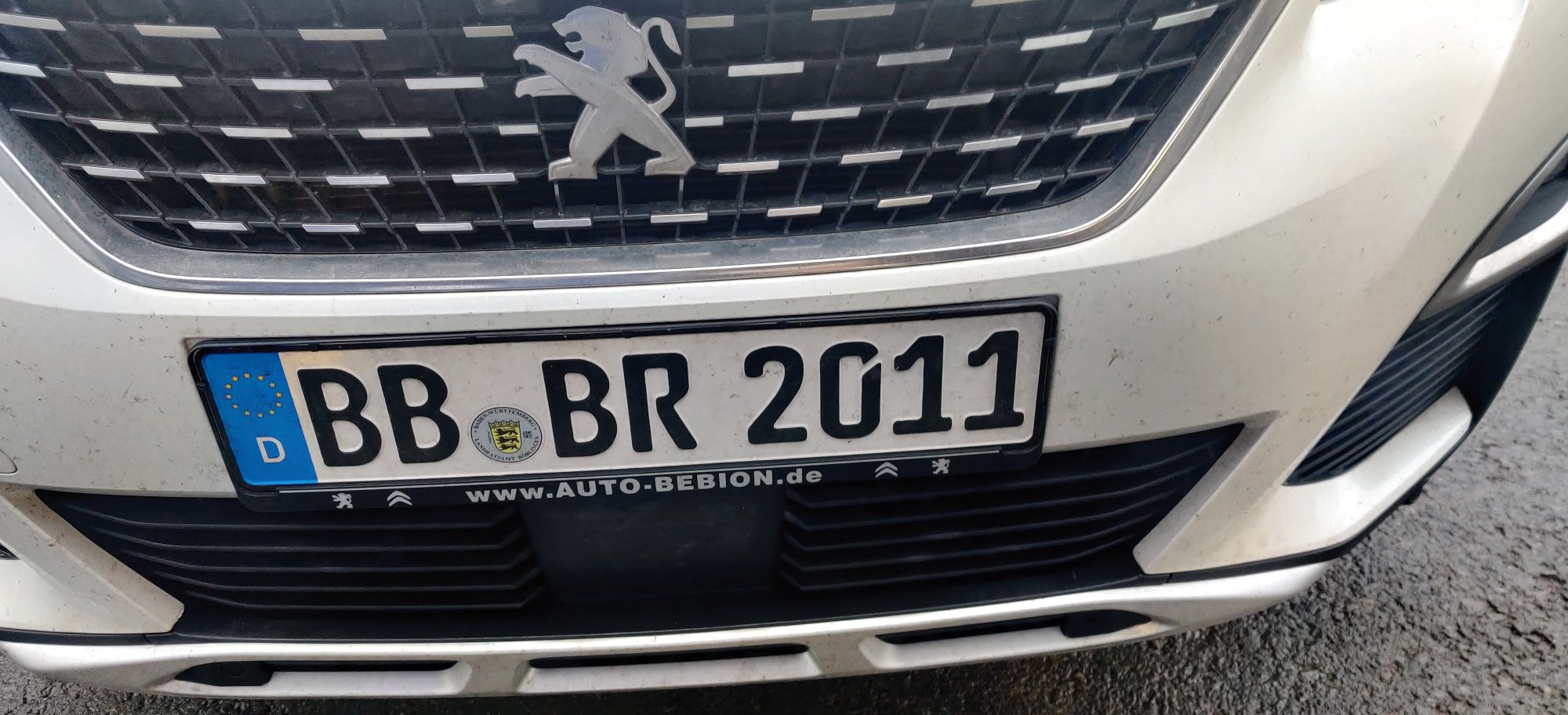 Numer rejestracyjny BBBR2011 posiada Peugeot 