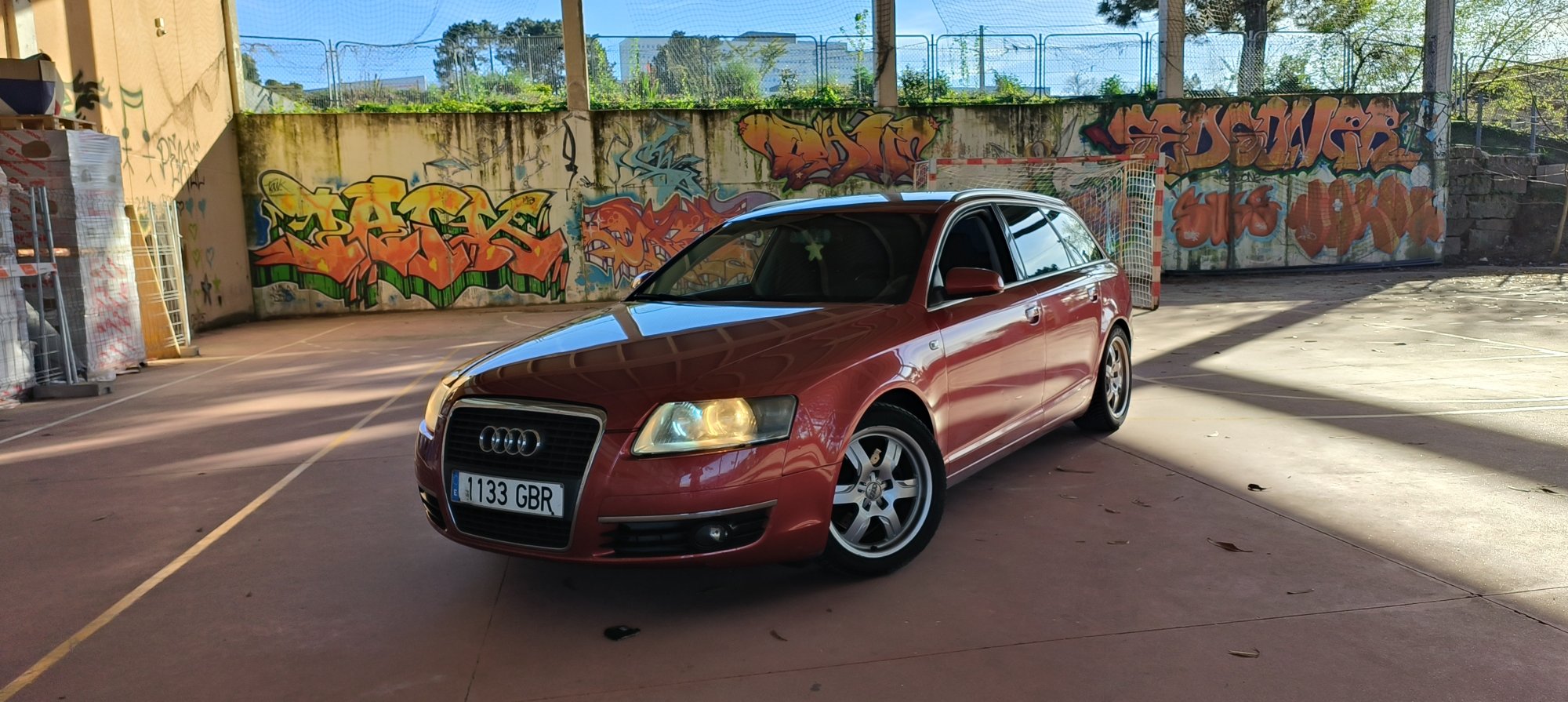 Numer rejestracyjny 1133GBR posiada AUDI A6 2.0 TDI AVANT STYLE