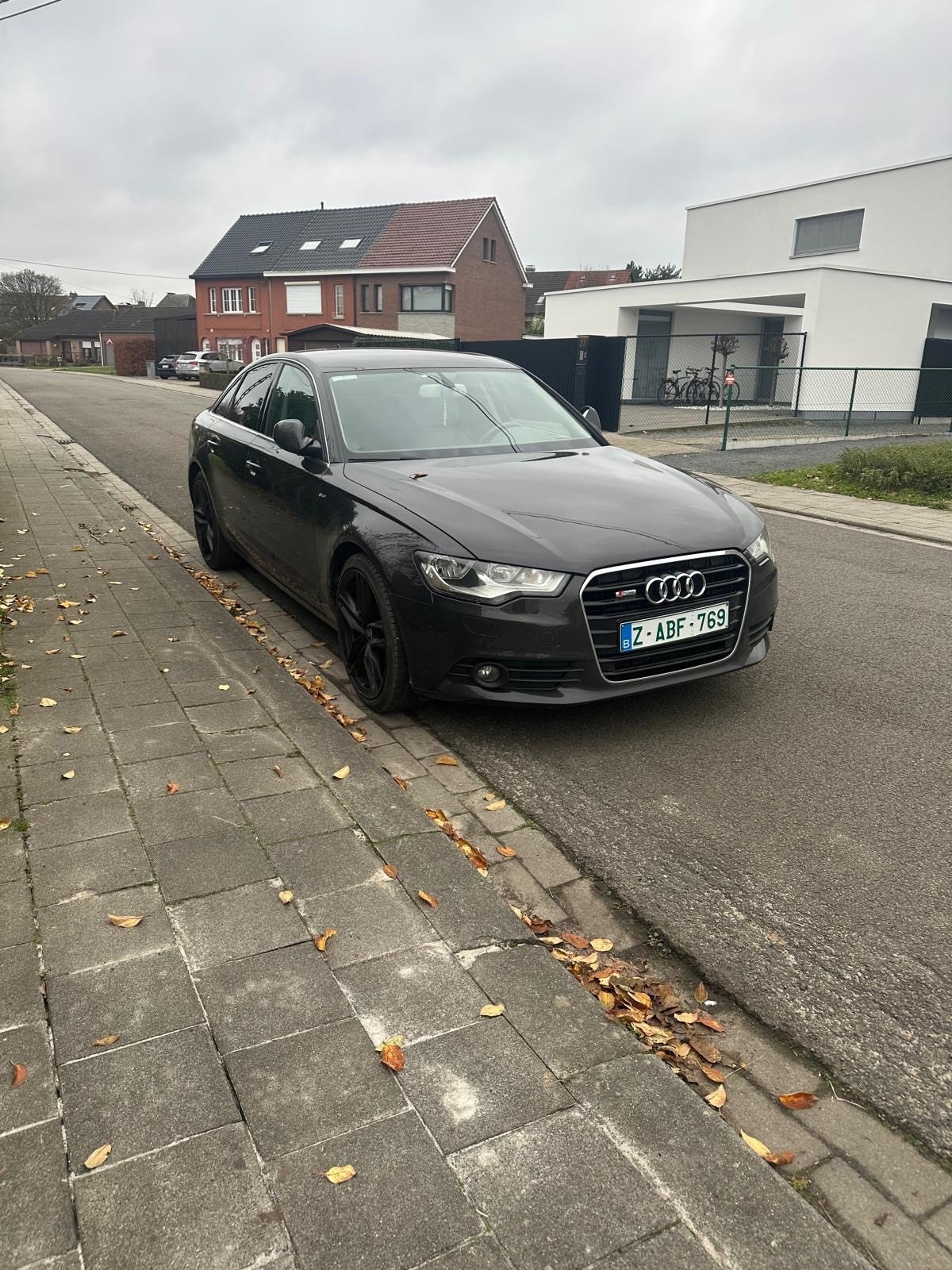Numer rejestracyjny 1ABF769 posiada Audi A6