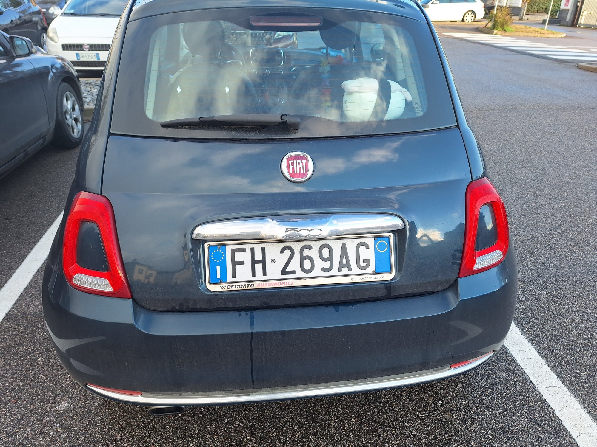 Numer rejestracyjny FH269AG posiada FIAT 500