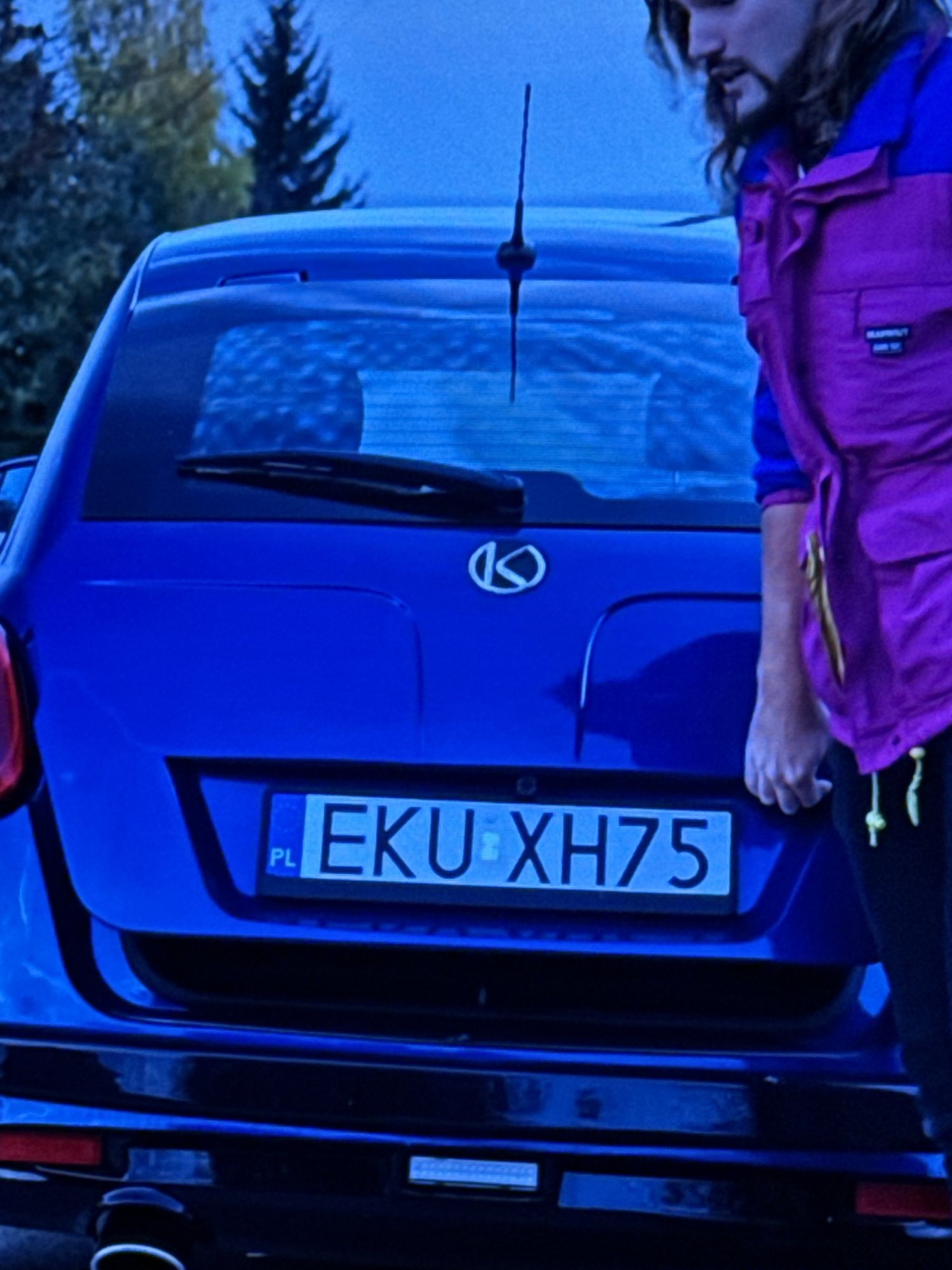 Numer rejestracyjny GVF 6 posiada TOYOTA MARK II - GVF6