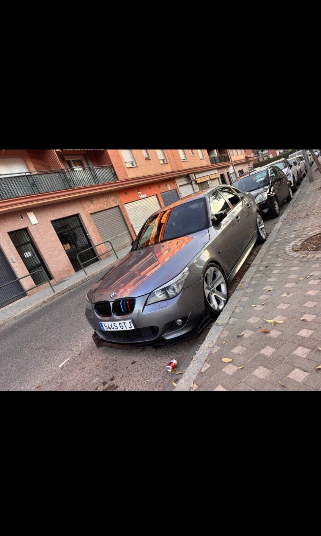 Numer rejestracyjny 5445GTJ posiada BMW SERIE 5