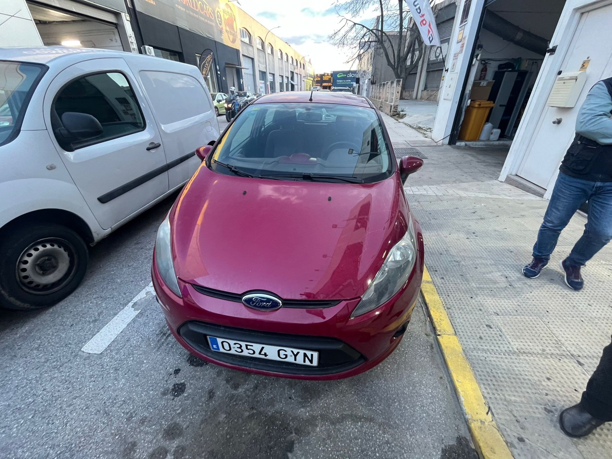 Numer rejestracyjny 0354GYN posiada FORD FIESTA