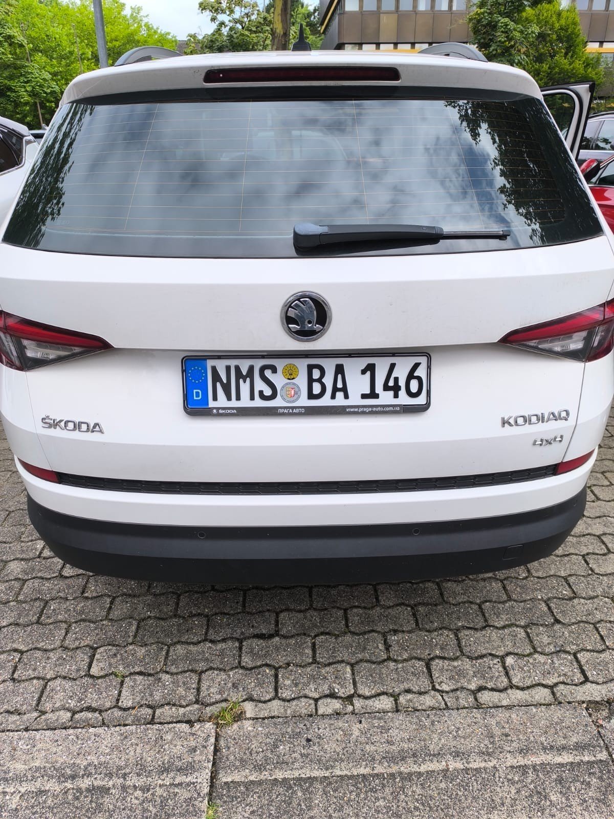 Numer rejestracyjny NMSBA146 posiada Skoda Kodiaq 4x4
