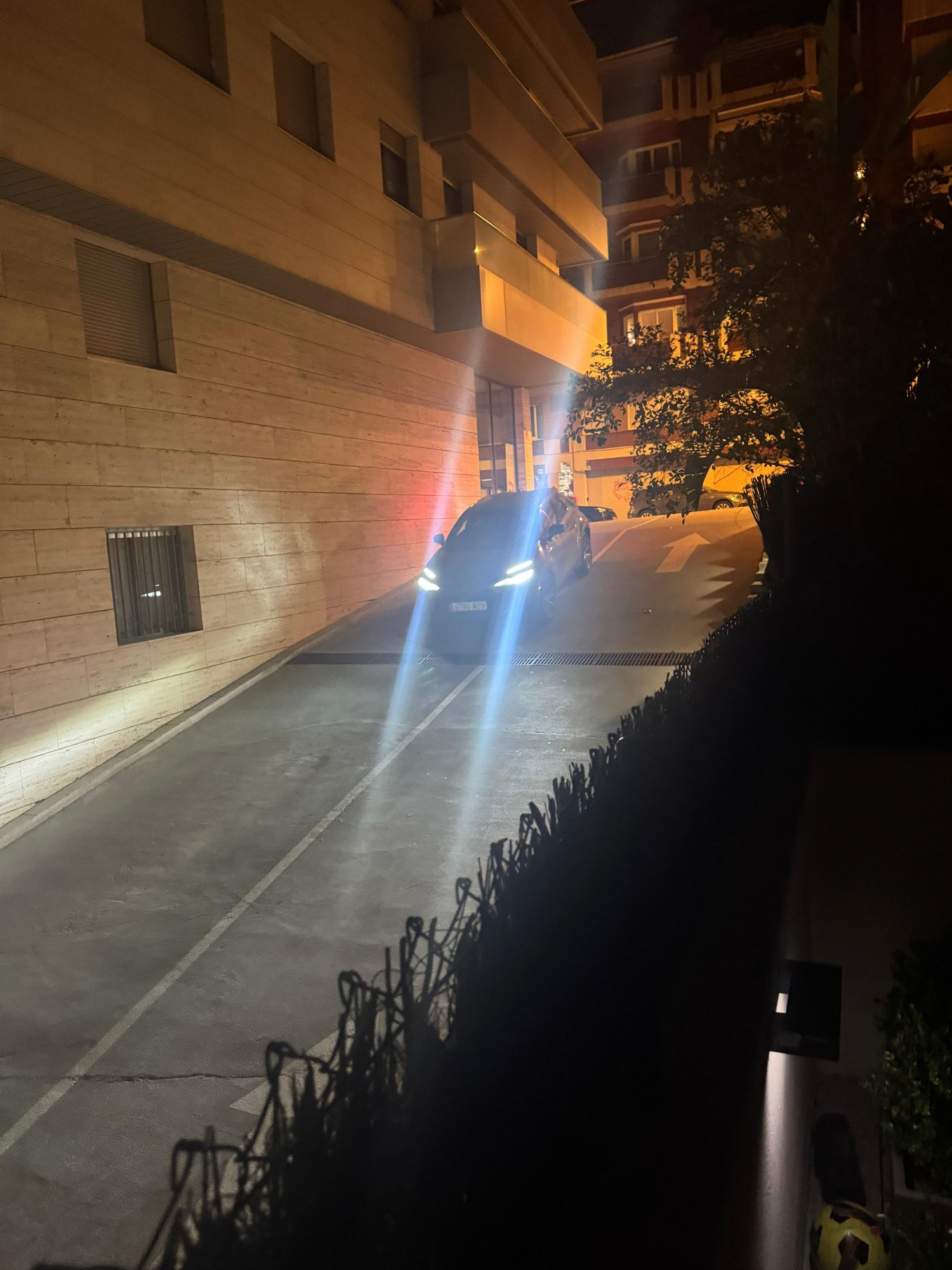 Numer rejestracyjny 1637LTS posiada PEUGEOT 3008