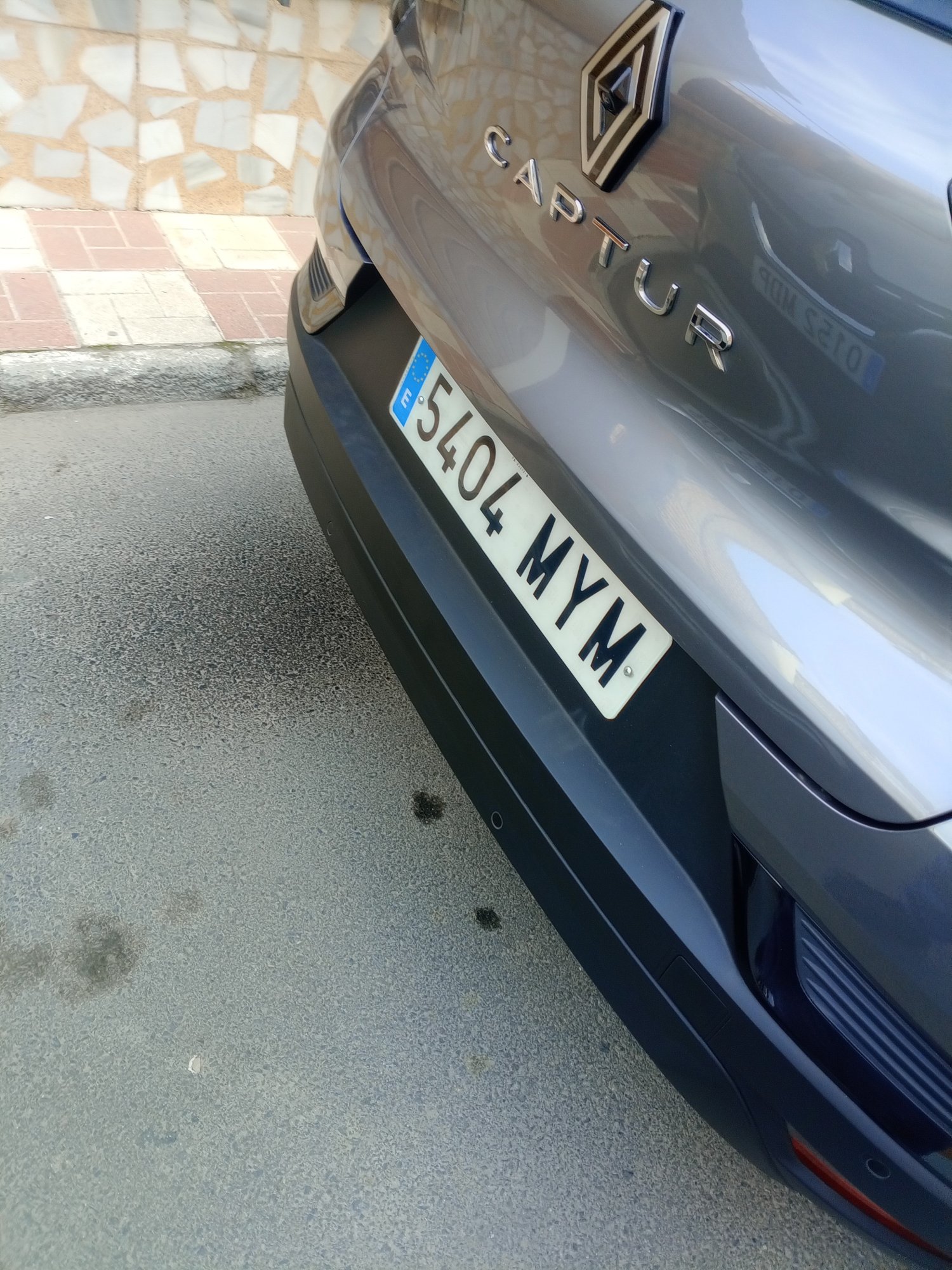 Numer rejestracyjny 5404MYM posiada RENAULT CAPTUR