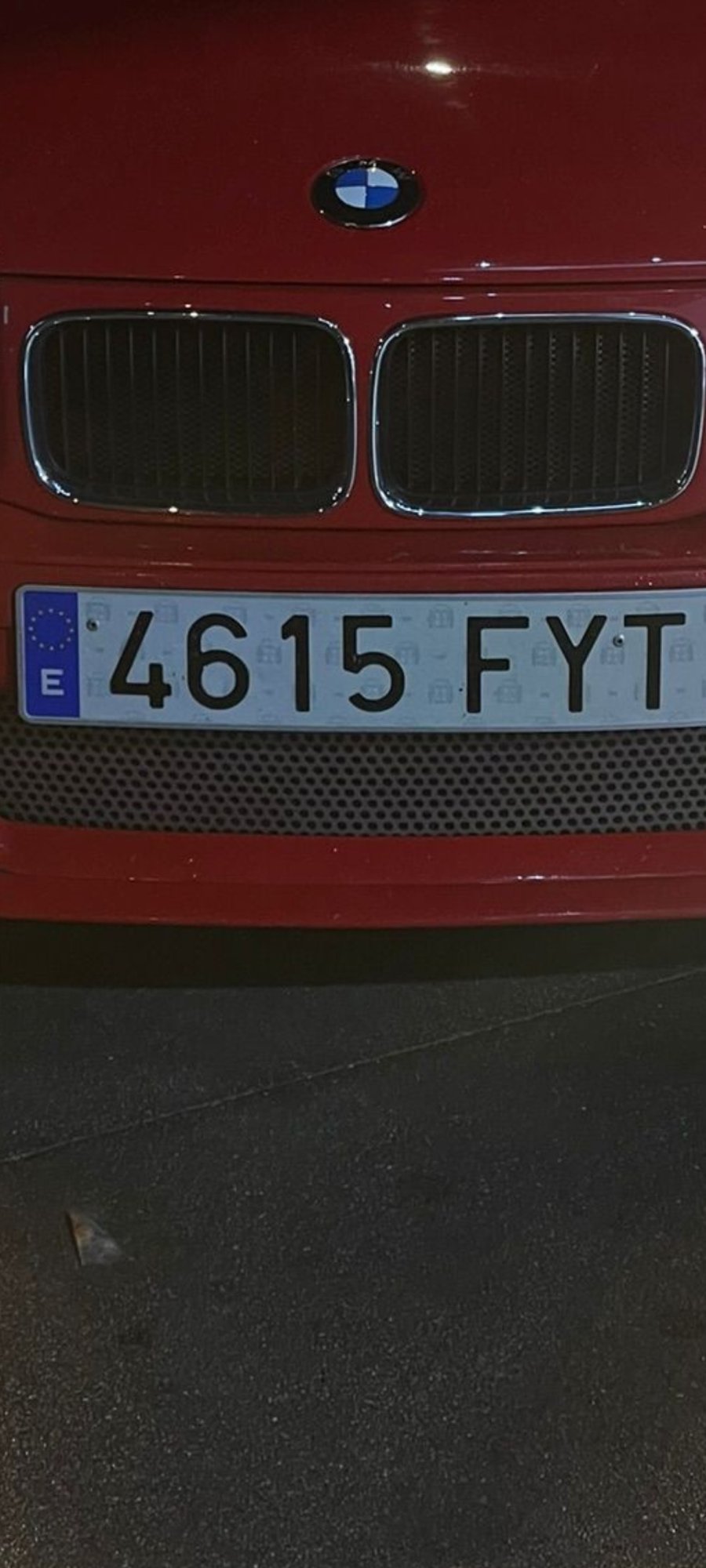 Numer rejestracyjny 4615FYT posiada BMW SERIE 3