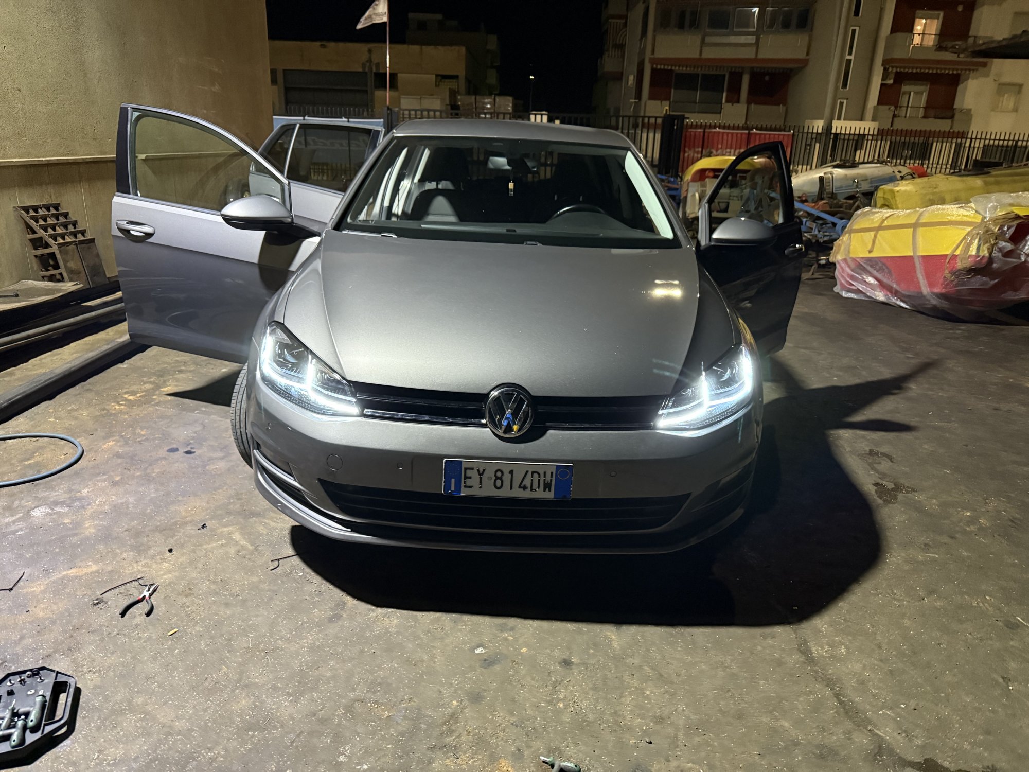Numer rejestracyjny EY814DW posiada VOLKSWAGEN Golf 7a serie