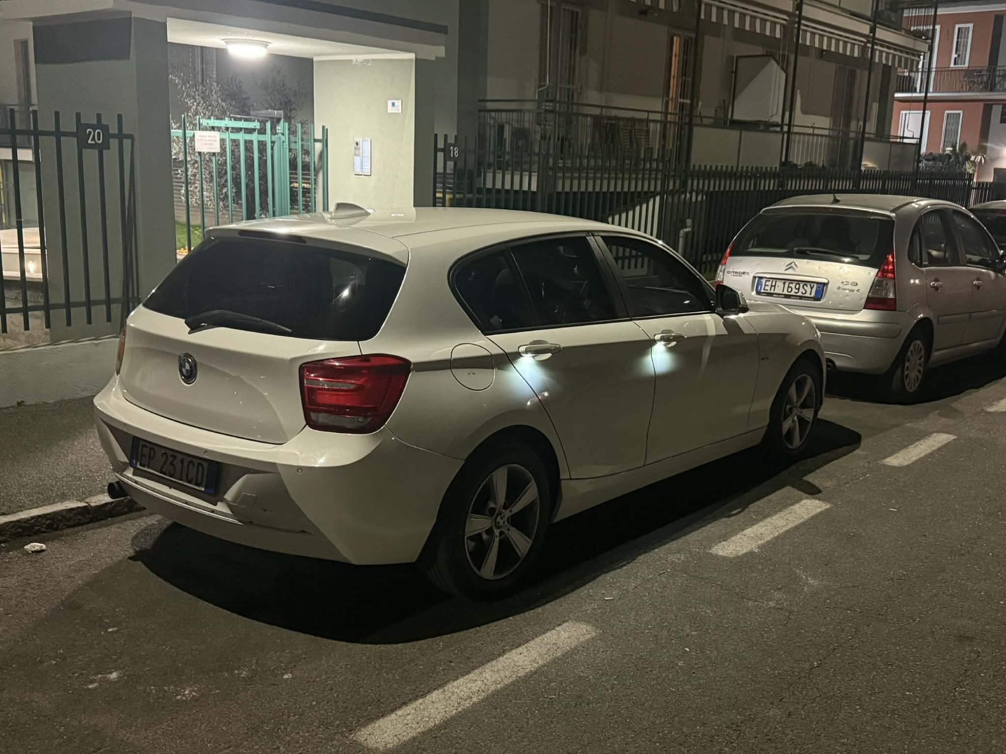 Numer rejestracyjny EP231CD posiada BMW Serie 1