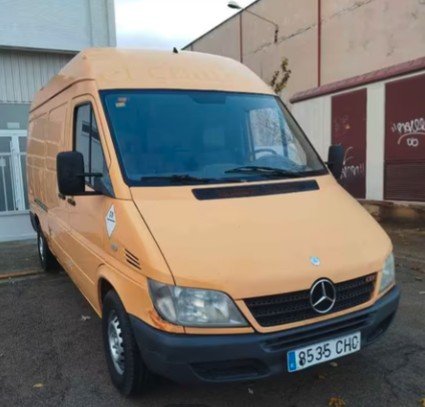 Numer rejestracyjny 8535CHC posiada MERCEDES SPRINTER