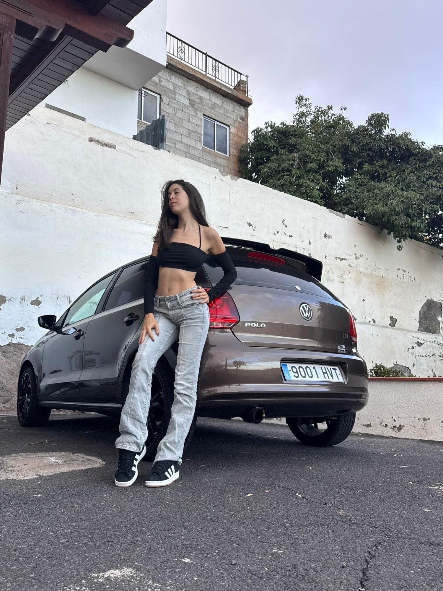 Numer rejestracyjny 9001HVT posiada VOLKSWAGEN POLO