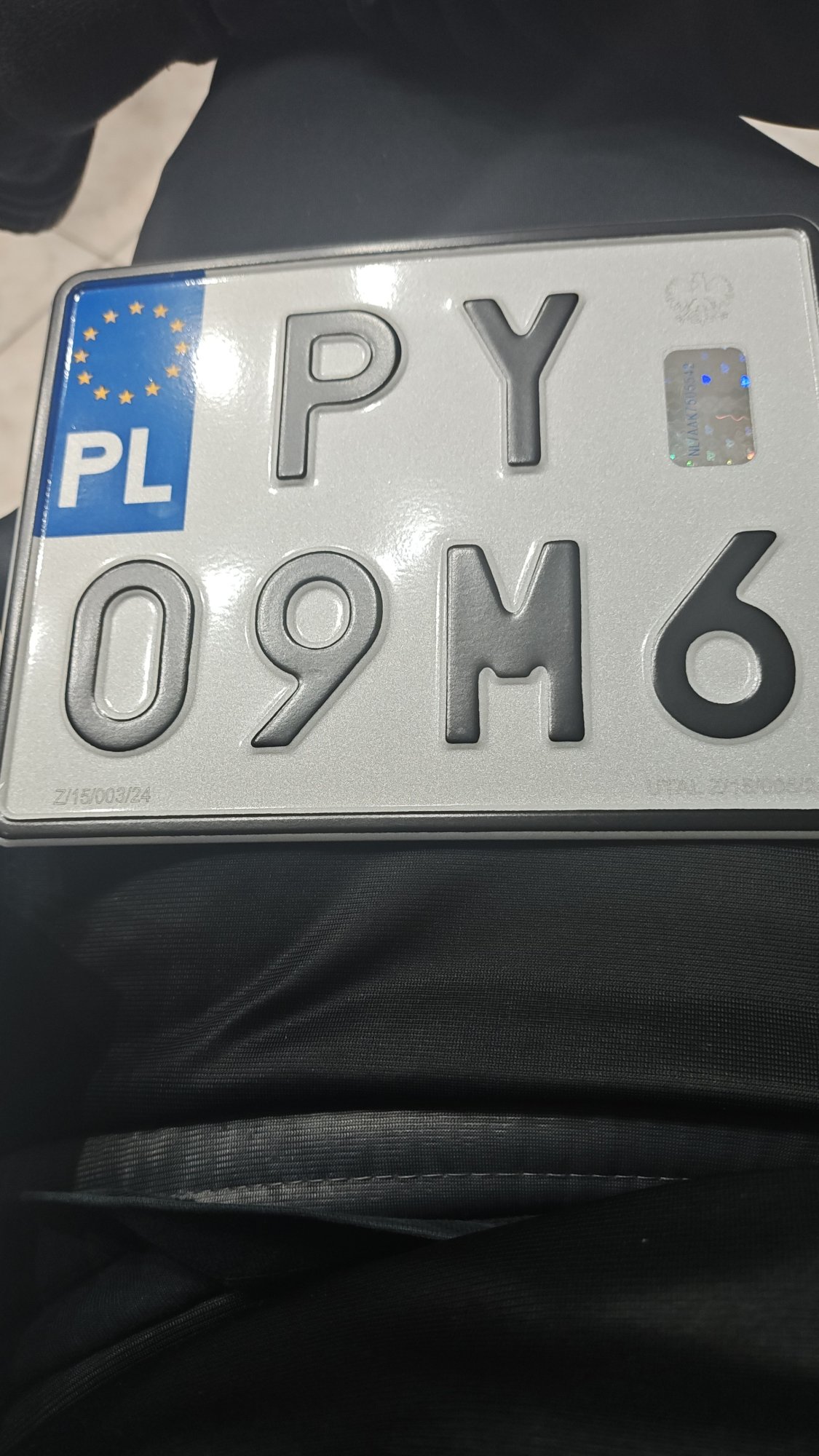 Registreringsnummeret PY 09M6 har SUZUKI GSR600 - PY09M6