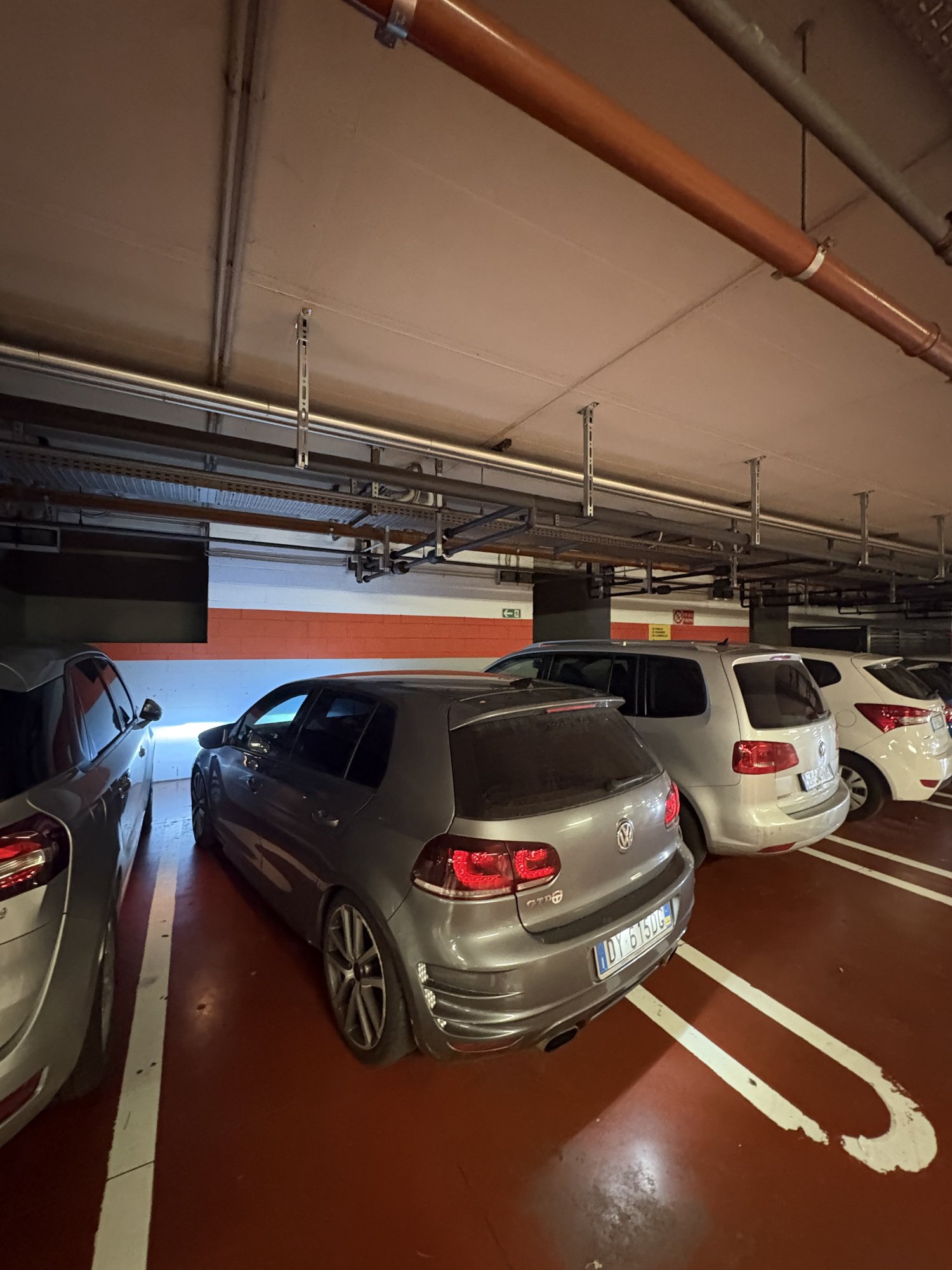 Numer rejestracyjny DY615DL posiada FIAT 600