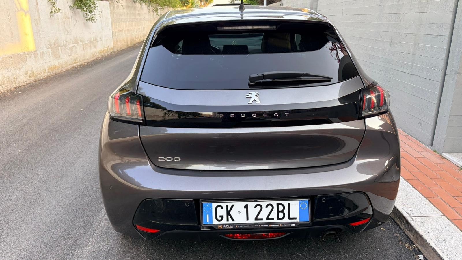 Numer rejestracyjny GK12**L posiada PEUGEOT 208